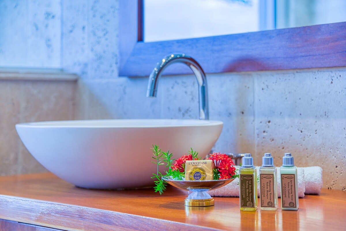 Villa Petite Plage 5, Grand Case Beachfront Estate with Six King Suites and Heated Pool - Photo 39