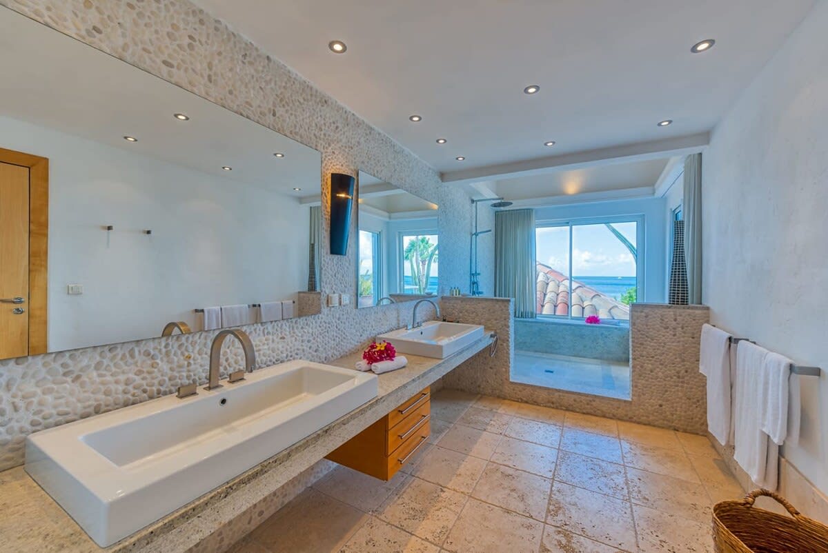 Villa Petite Plage 5, Grand Case Beachfront Estate with Six King Suites and Heated Pool - Photo 42