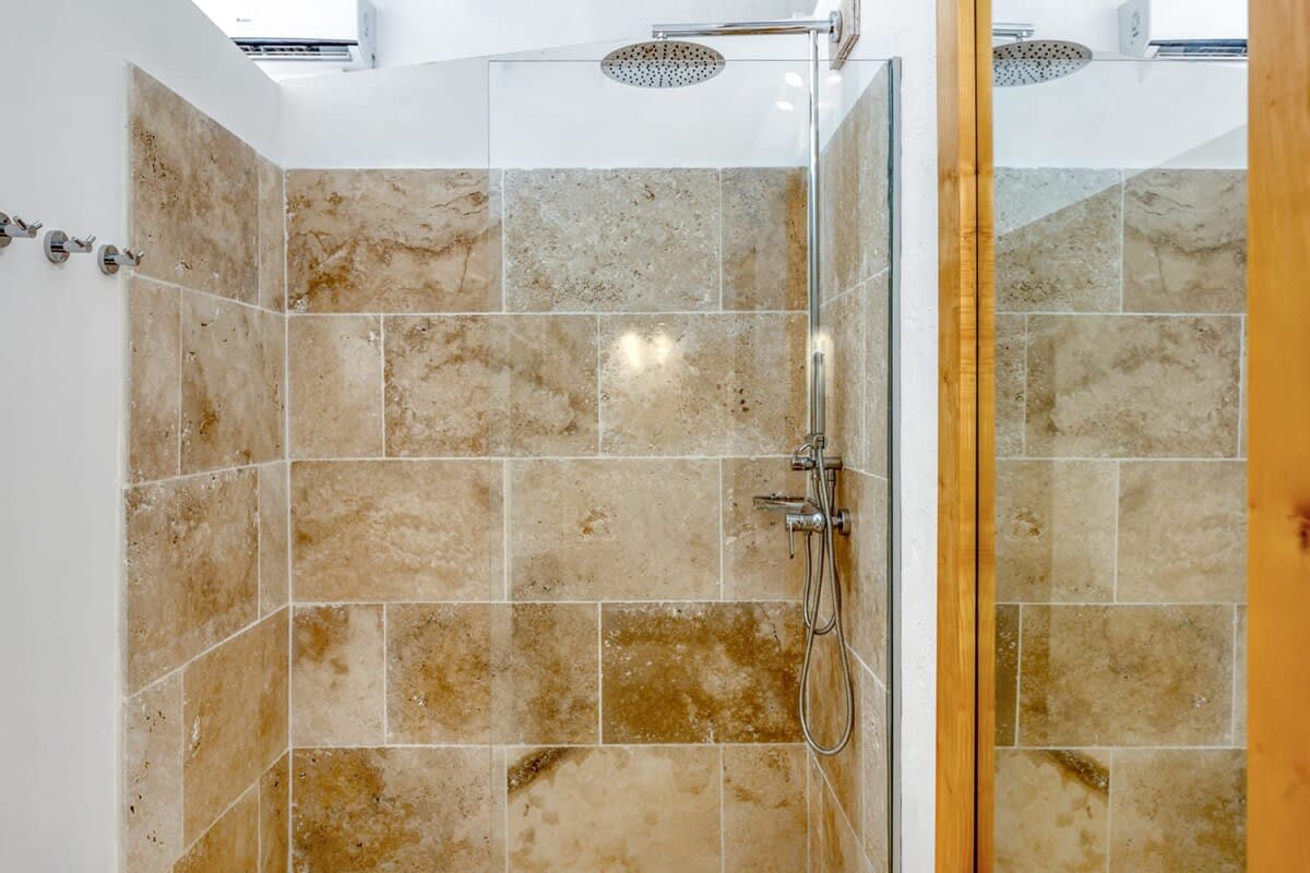 Villa Petite Plage 5, Grand Case Beachfront Estate with Six King Suites and Heated Pool - Photo 45
