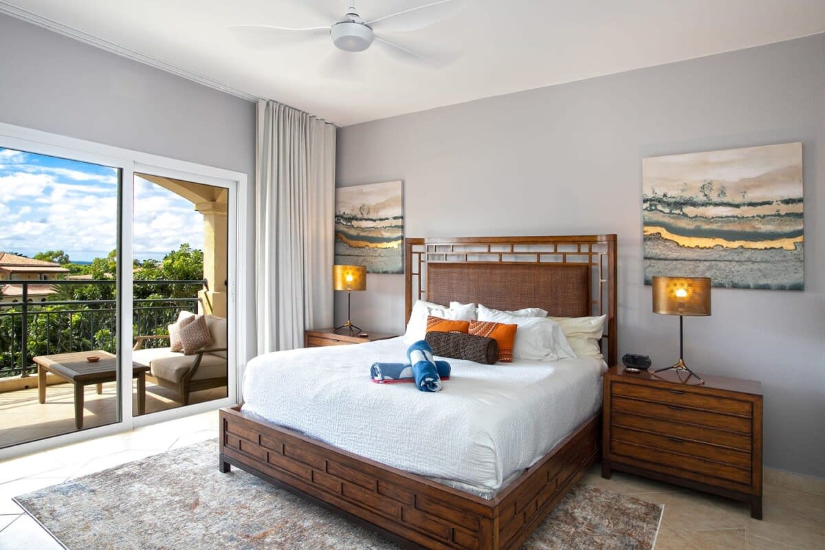 Villa Sea Breeze at Porto Cupecoy, Ocean-View Caribbean Condo with Resort Amenities - Photo 11