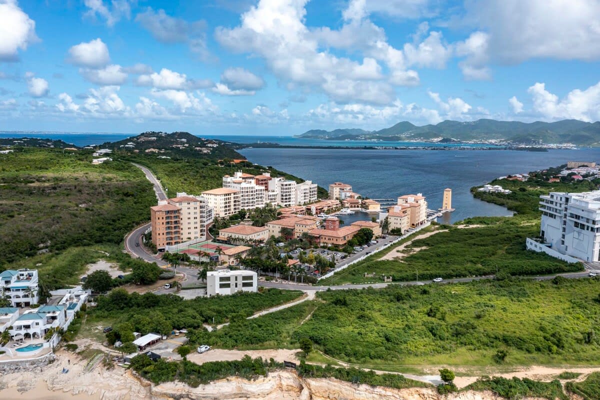 Villa Sea Breeze at Porto Cupecoy, Ocean-View Caribbean Condo with Resort Amenities - Photo 24