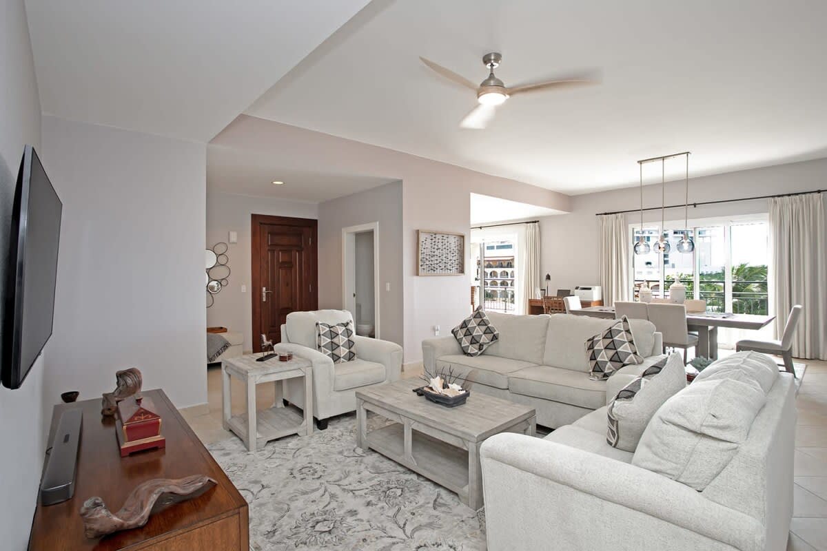Villa Sea Breeze at Porto Cupecoy, Ocean-View Caribbean Condo with Resort Amenities Gallery 3