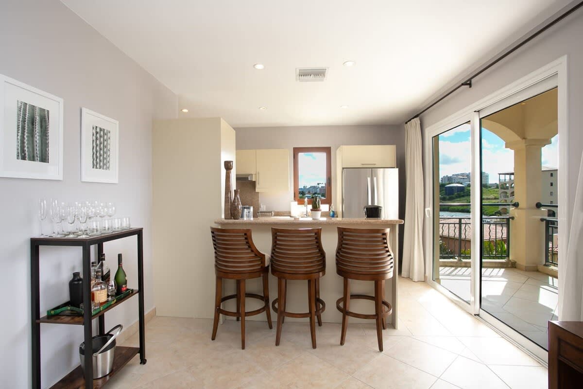 Villa Sea Breeze at Porto Cupecoy, Ocean-View Caribbean Condo with Resort Amenities - Photo 9