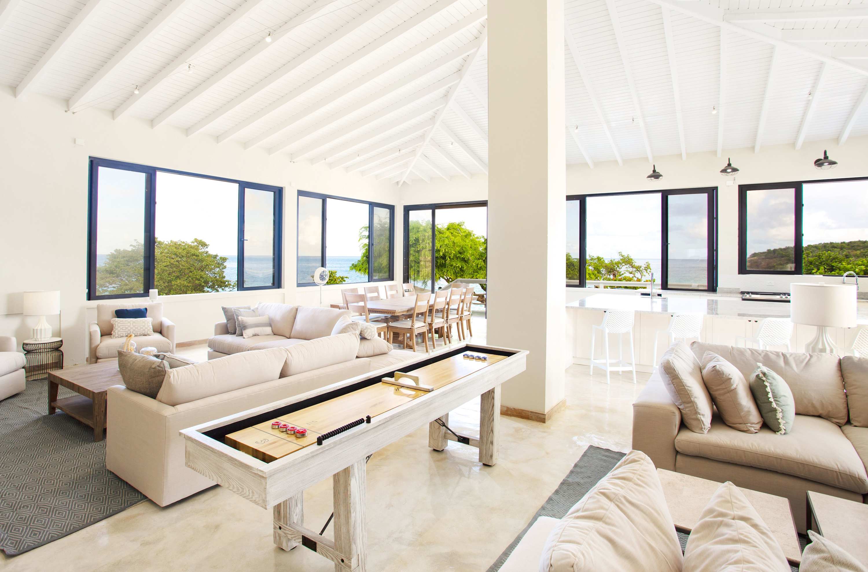Seashell Beach House, Beachfront Limestone Bay Villa with Pool, Jacuzzi and Four King Suites - Photo 17