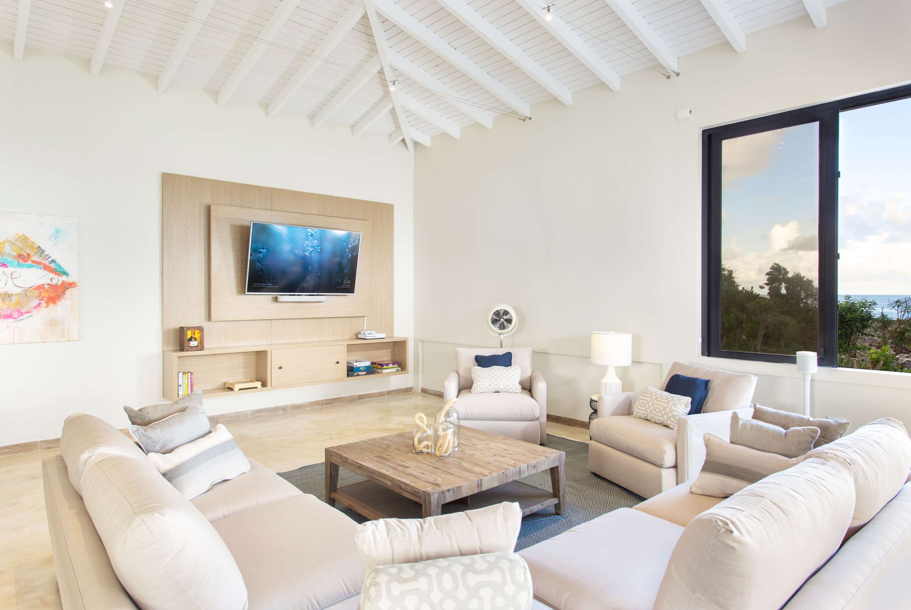 Seashell Beach House, Beachfront Limestone Bay Villa with Pool, Jacuzzi and Four King Suites - Photo 20
