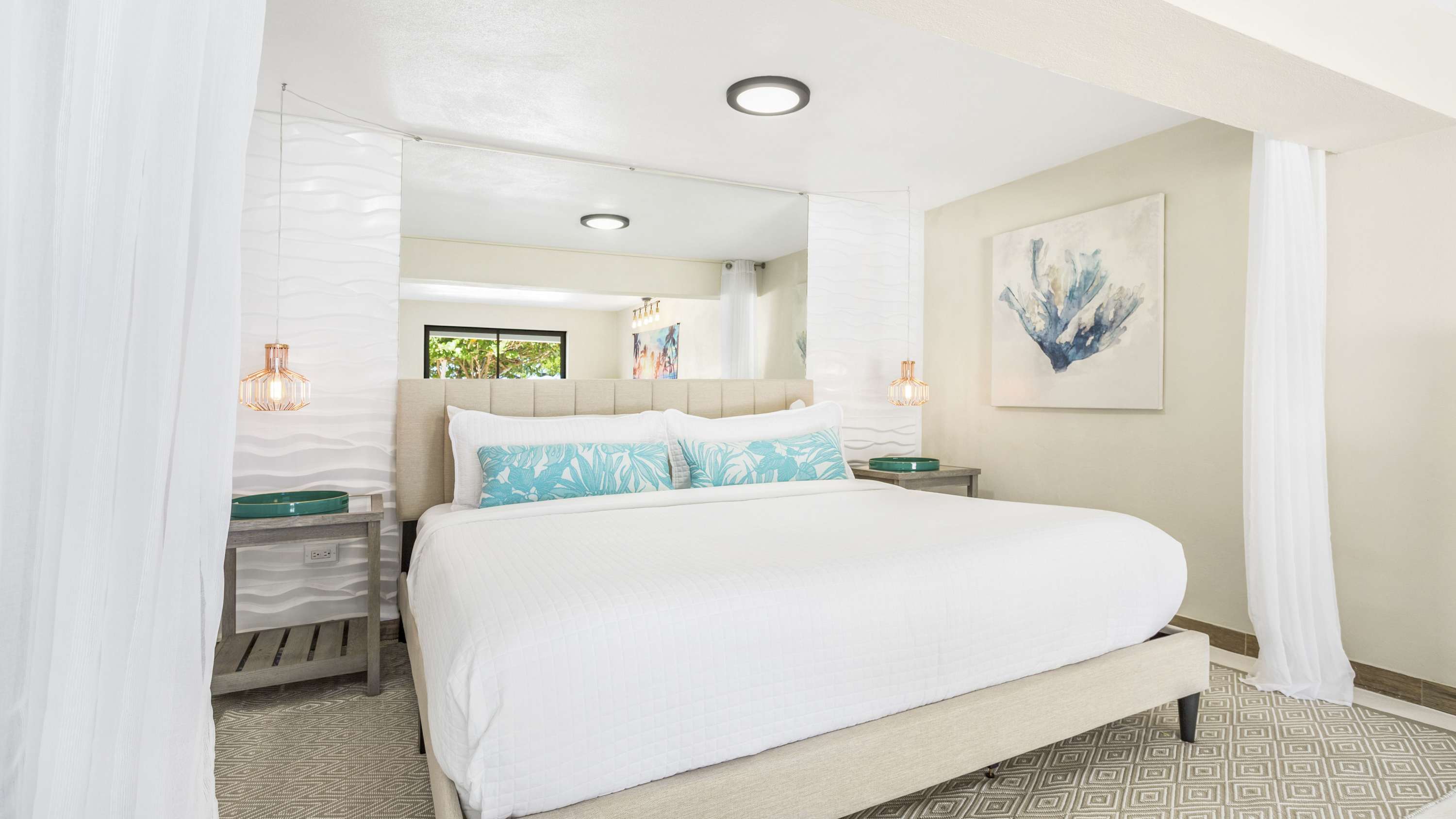 Seashell Beach House, Beachfront Limestone Bay Villa with Pool, Jacuzzi and Four King Suites - Photo 39