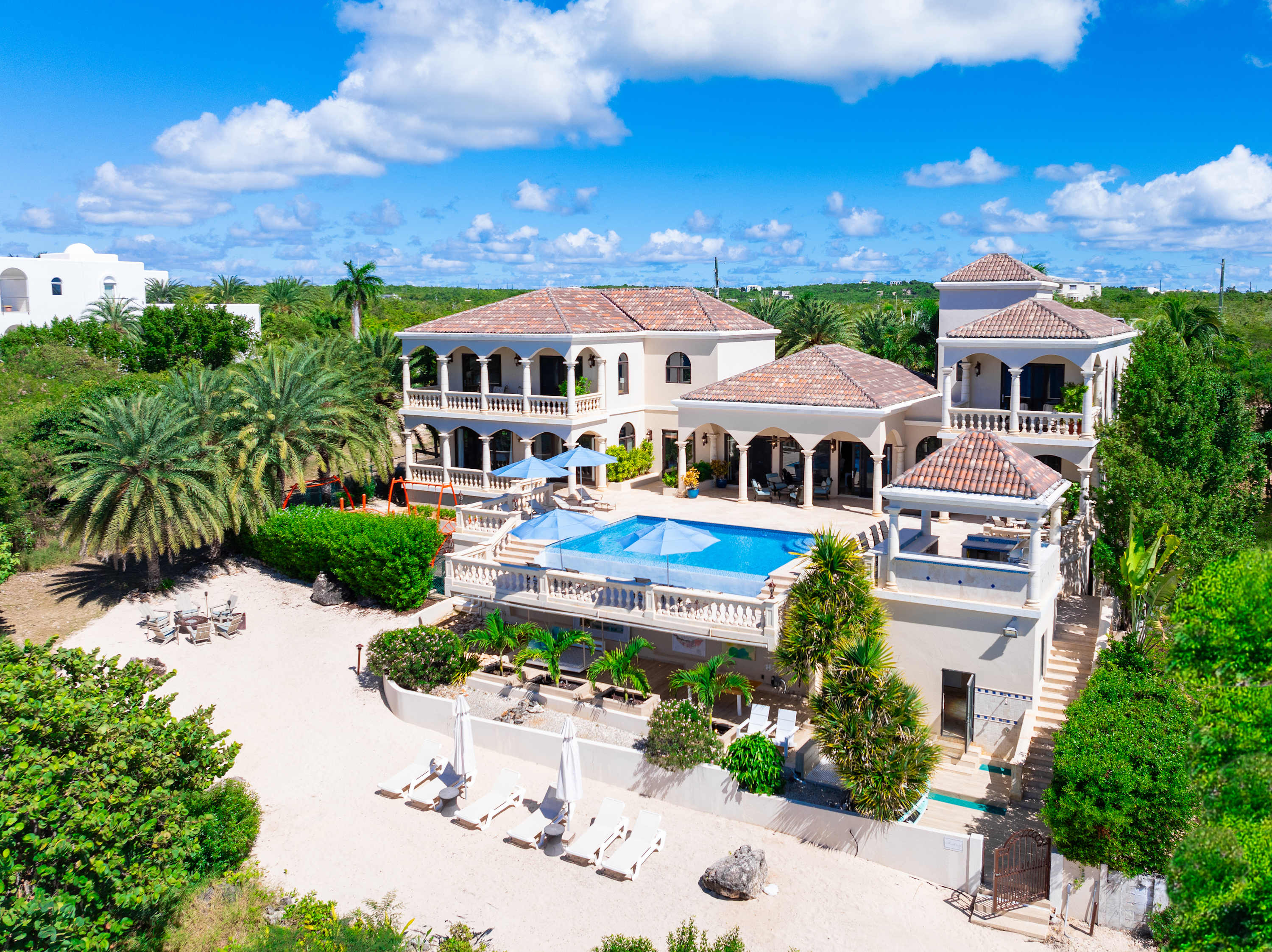 Seashell Villa, Limestone Bay Anguilla Beachfront Villa with Pool, Jacuzzi and Kayaks Gallery 1