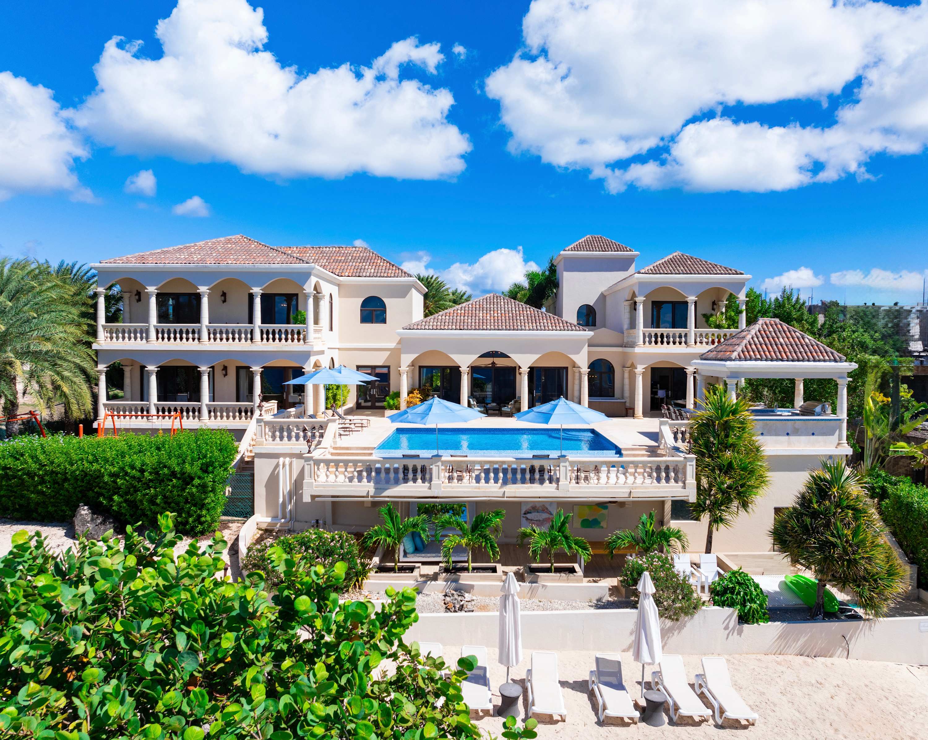 Seashell Villa, Limestone Bay Anguilla Beachfront Villa with Pool, Jacuzzi and Kayaks Gallery 2
