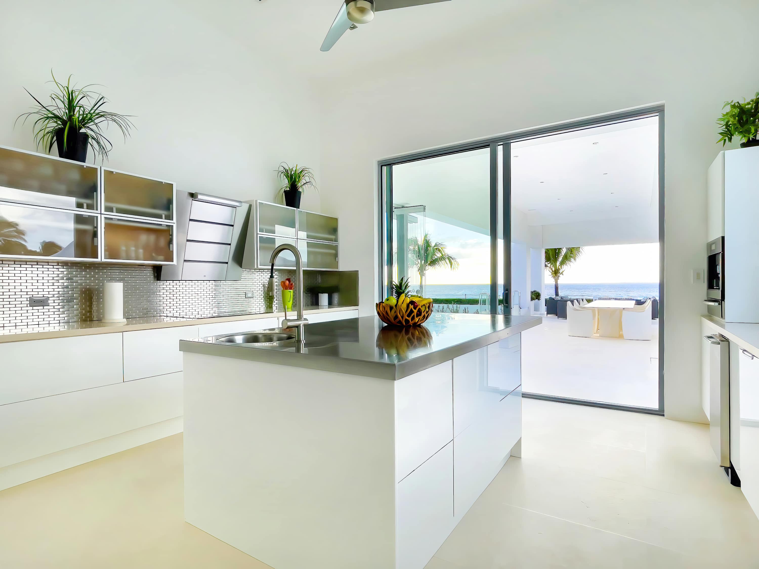The Coastal House, Meads Bay Beachfront Estate with Eight King Suites - Photo 14