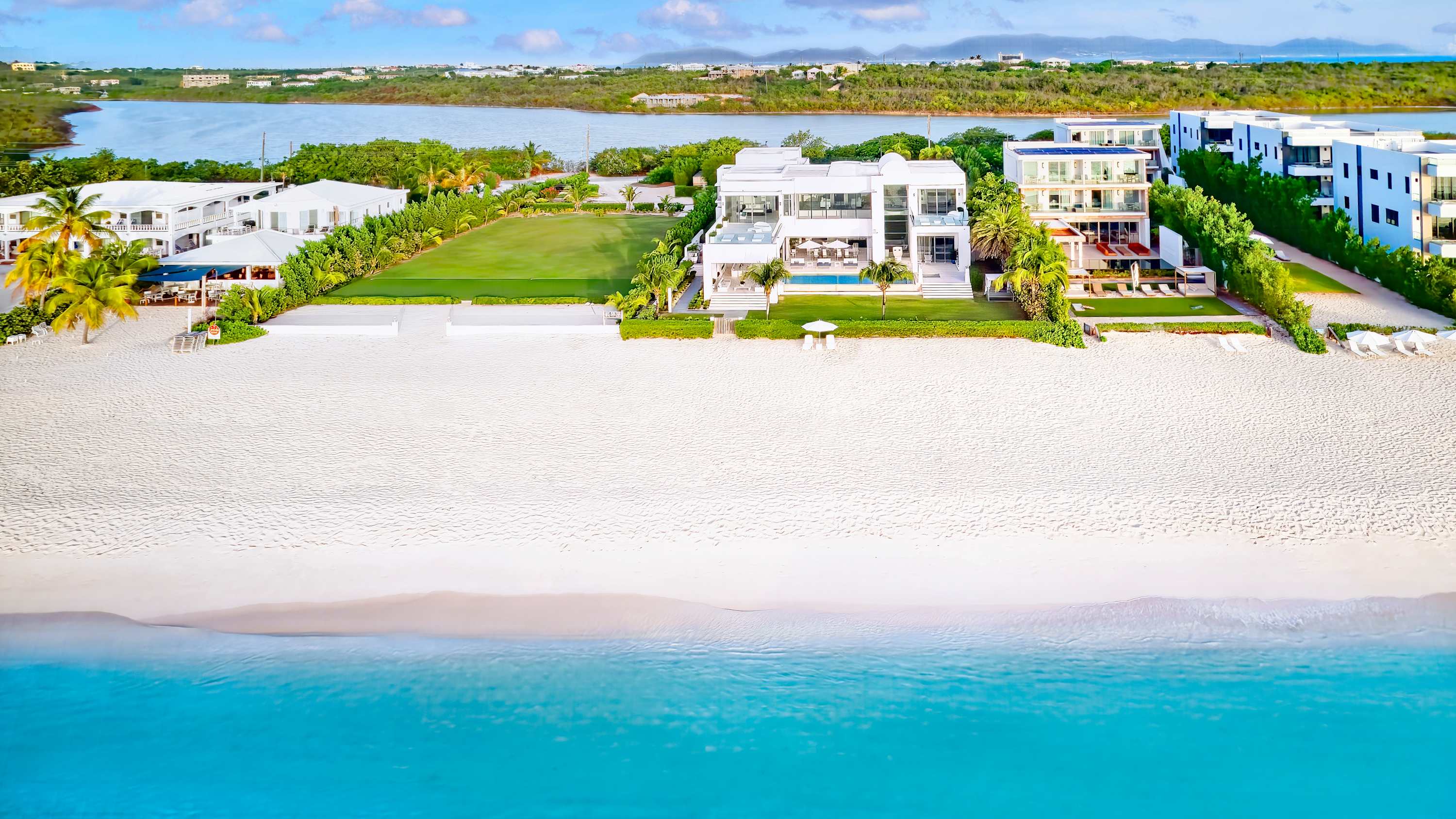 The Coastal House, Meads Bay Beachfront Estate with Eight King Suites Gallery 2