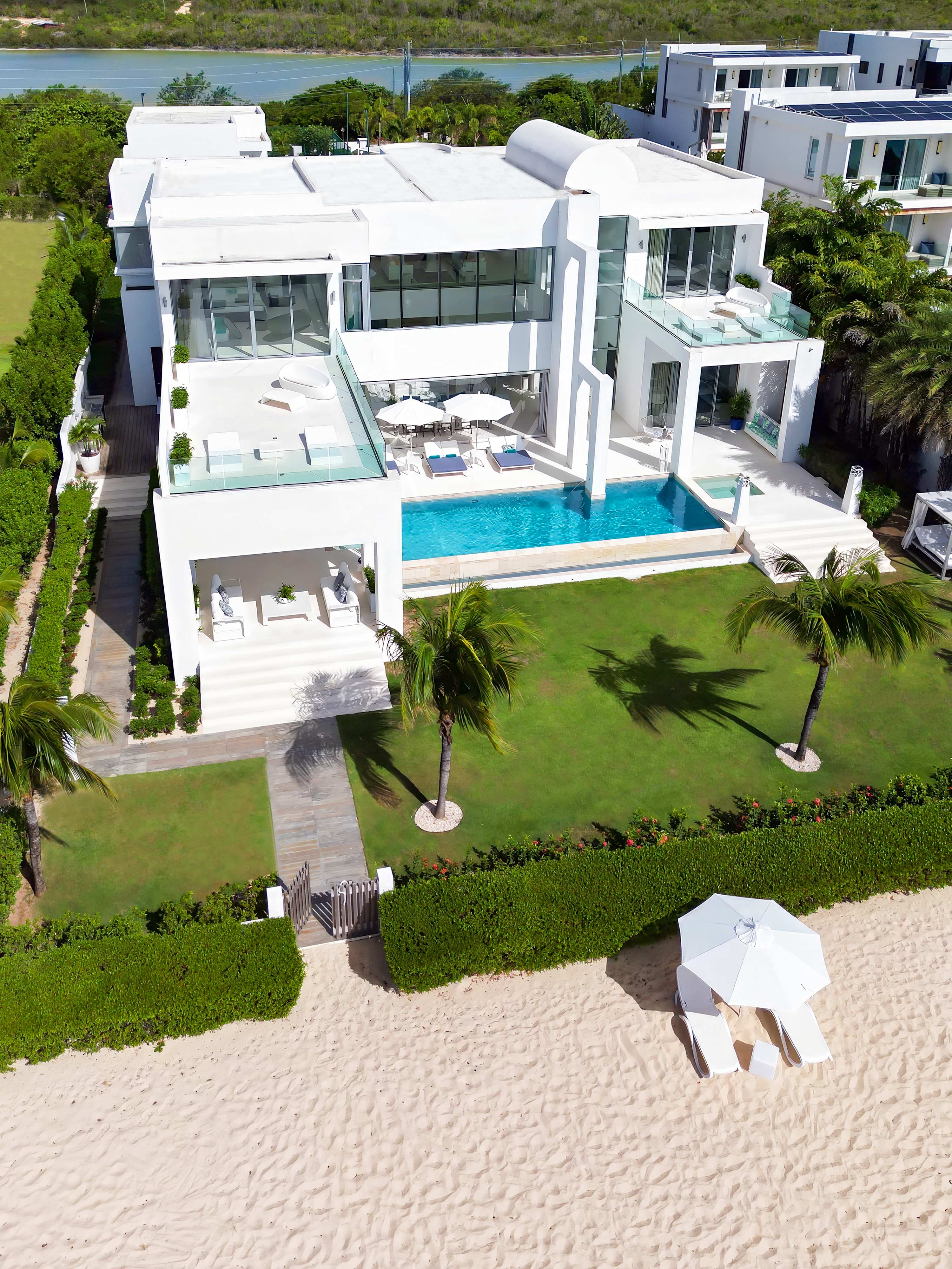 The Coastal House, Meads Bay Beachfront Estate with Eight King Suites - Photo 8
