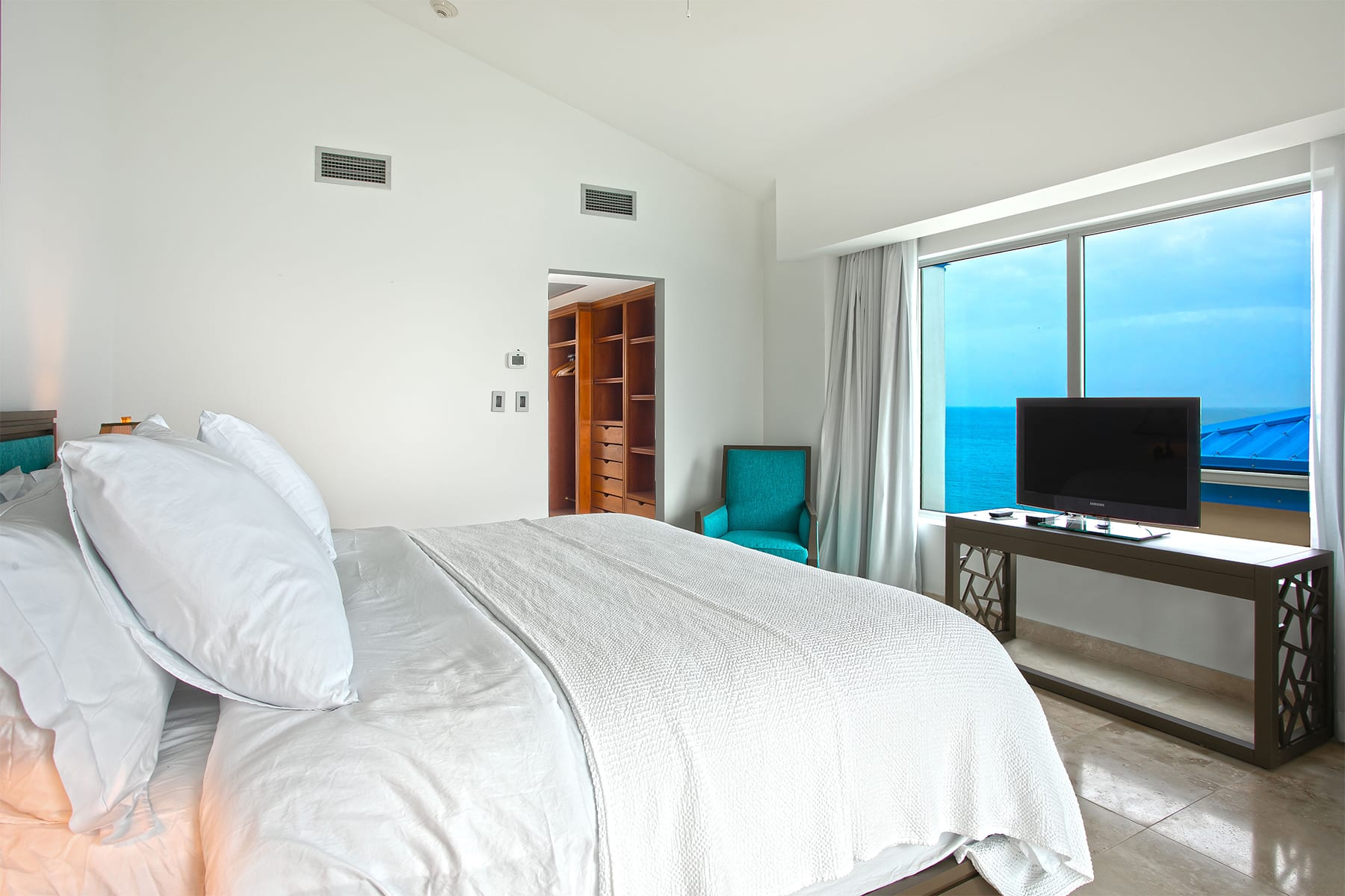 The Cove at The Cliff, a Beachfront Cupecoy Penthouse - Photo 29