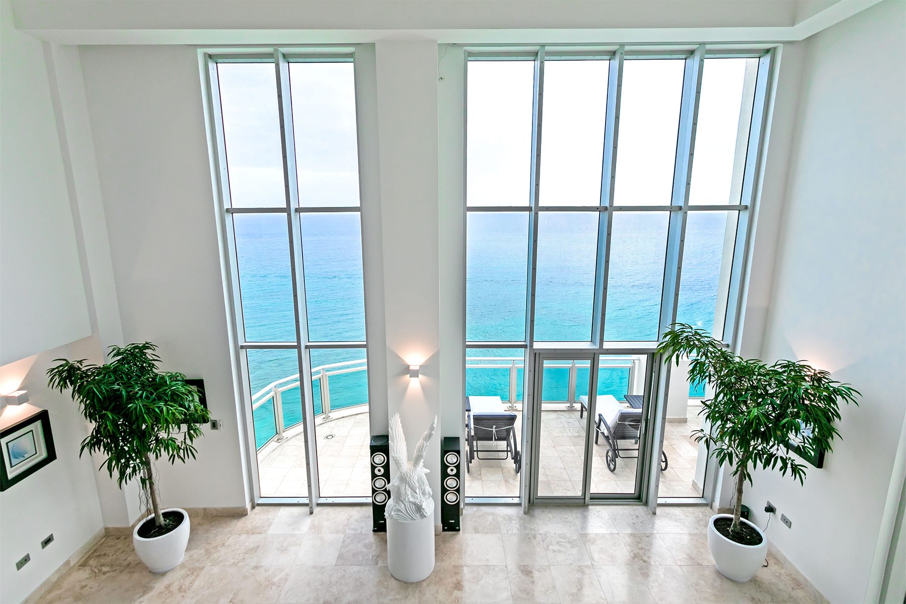The Cove at The Cliff, a Beachfront Cupecoy Penthouse Gallery 3