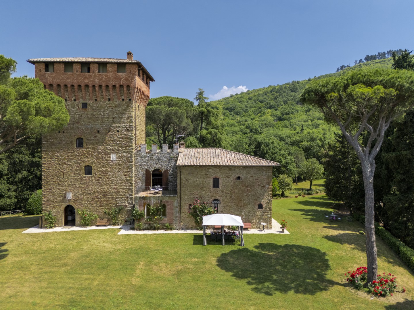 Torre di Paciano 6BR, Historic Umbrian Watchtower Above Lake Trasimeno Gallery 1