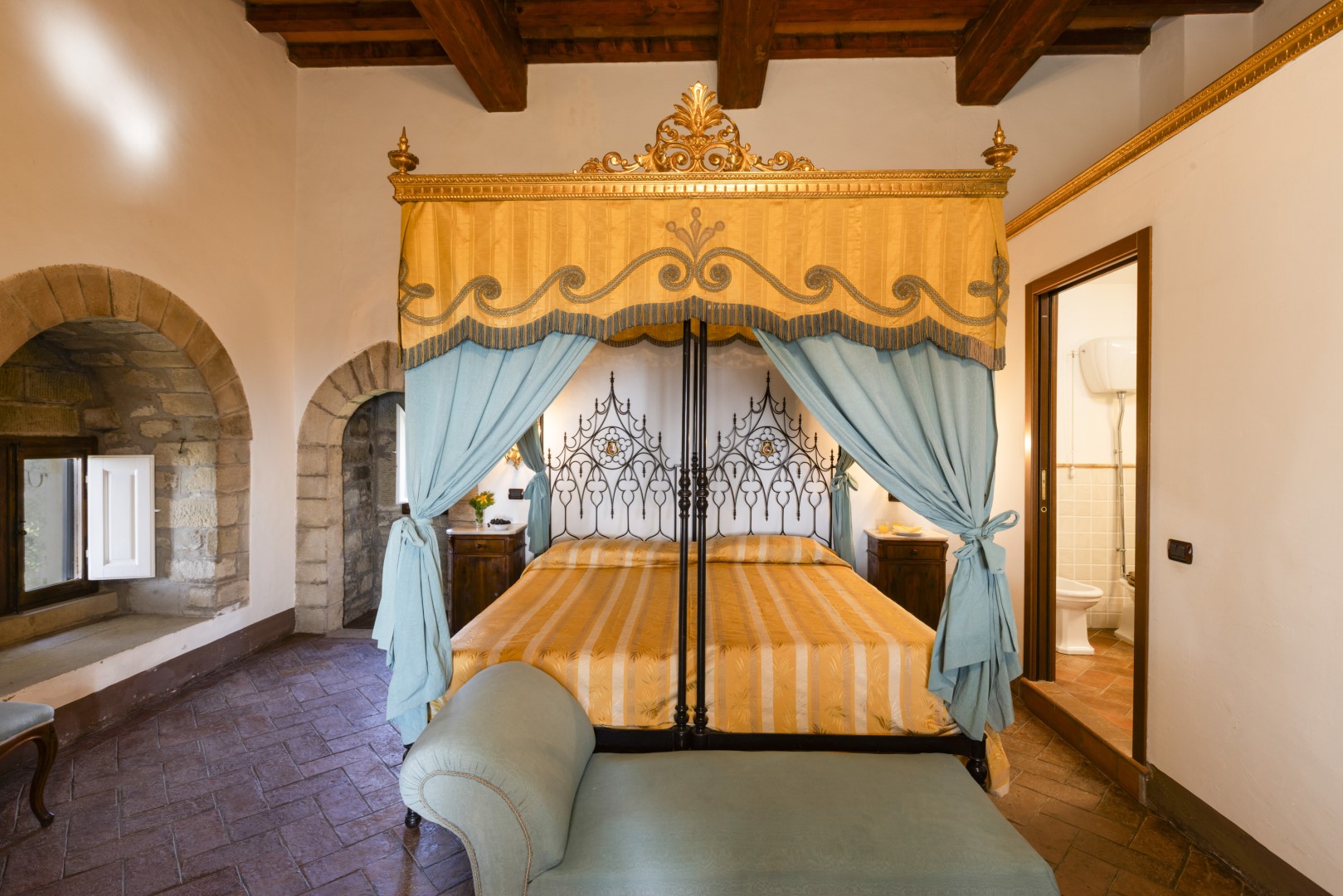 Torre di Paciano 6BR, Historic Umbrian Watchtower Above Lake Trasimeno - Photo 52