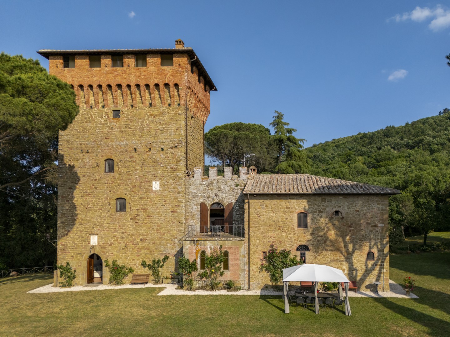 Torre di Paciano 6, a Historic Umbrian Watchtower with Lake Trasimeno Views - Photo 19