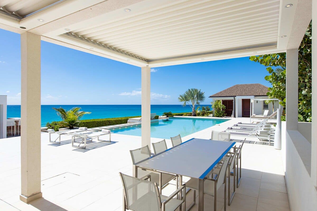 Turtle Nest, Beachfront Baie Longue Villa with Four King Suites - Photo 12