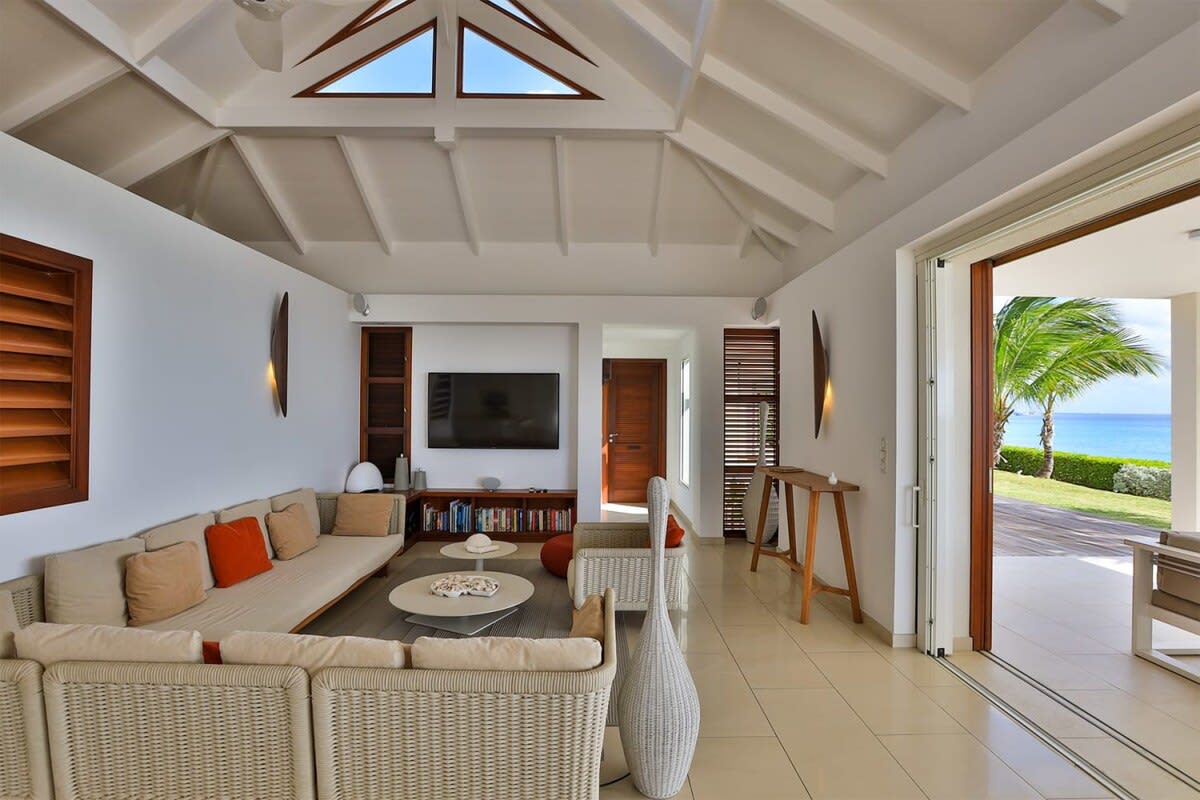Turtle Nest, Beachfront Baie Longue Villa with Four King Suites - Photo 14