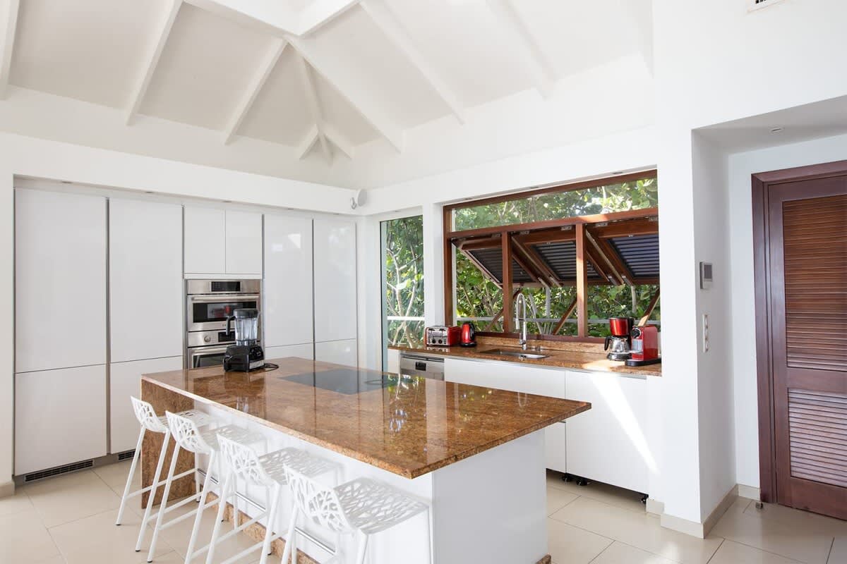 Turtle Nest, Beachfront Baie Longue Villa with Four King Suites - Photo 15