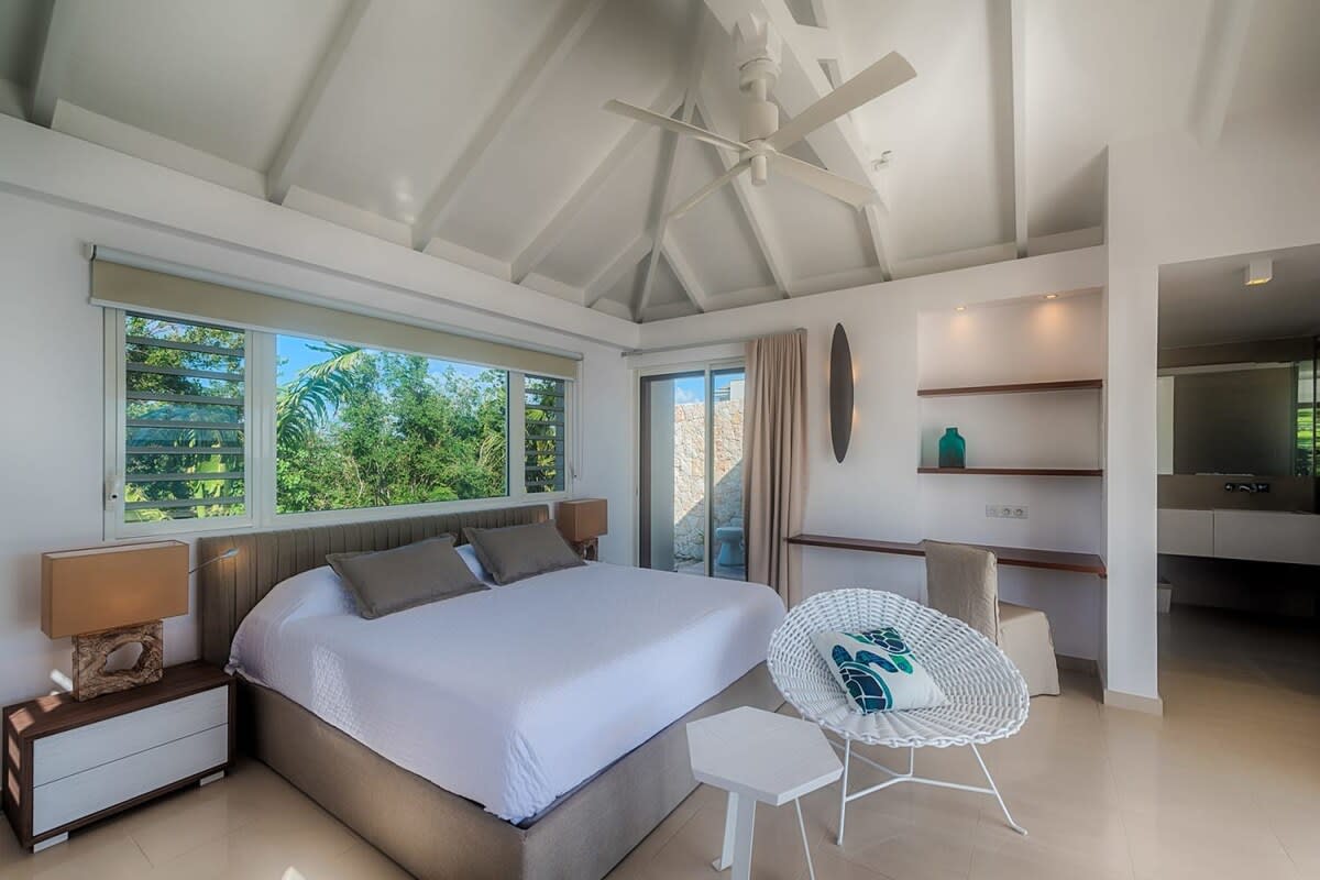 Turtle Nest, Beachfront Baie Longue Villa with Four King Suites - Photo 19