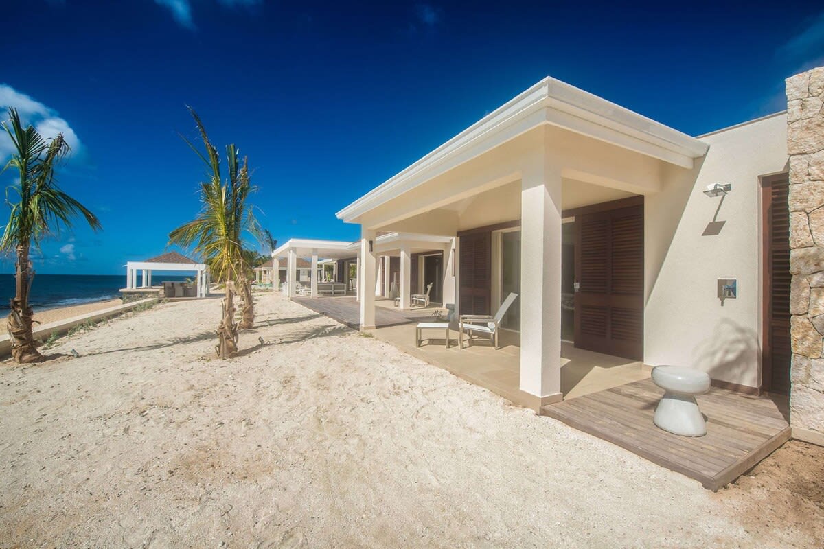 Turtle Nest, Beachfront Baie Longue Villa with Four King Suites - Photo 22
