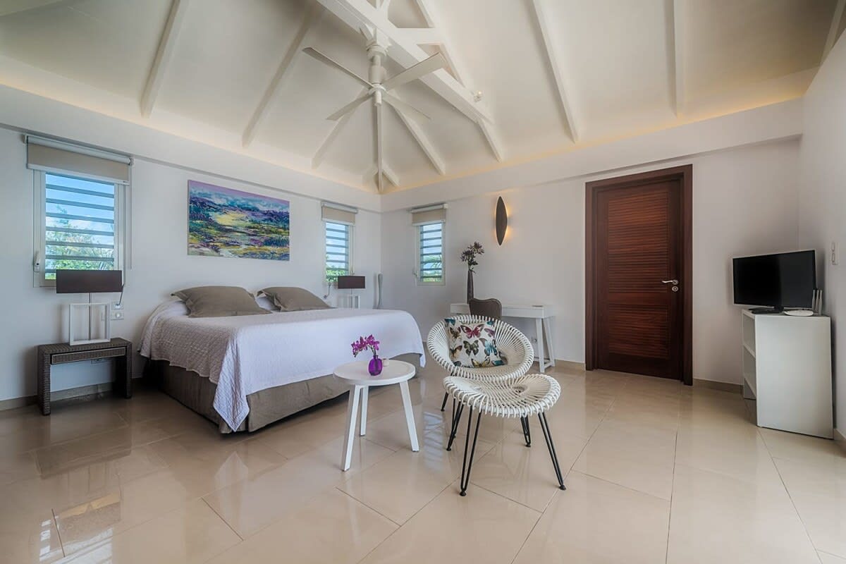 Turtle Nest, Beachfront Baie Longue Villa with Four King Suites - Photo 24