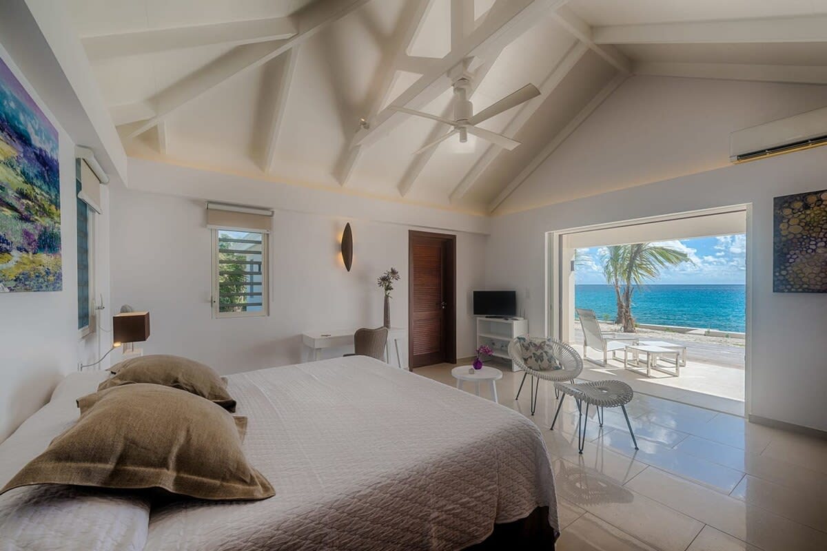 Turtle Nest, Beachfront Baie Longue Villa with Four King Suites - Photo 25