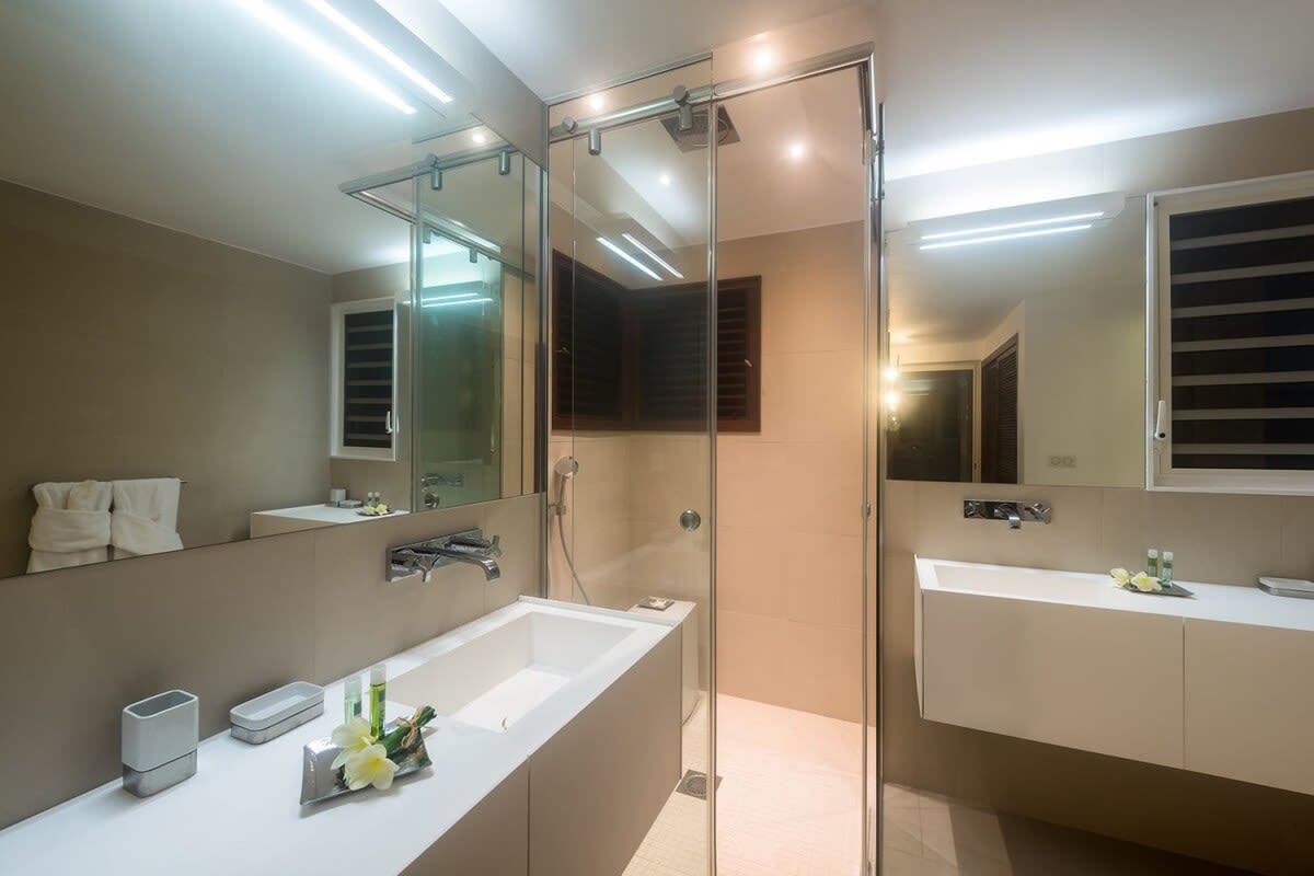 Turtle Nest, Beachfront Baie Longue Villa with Four King Suites - Photo 28