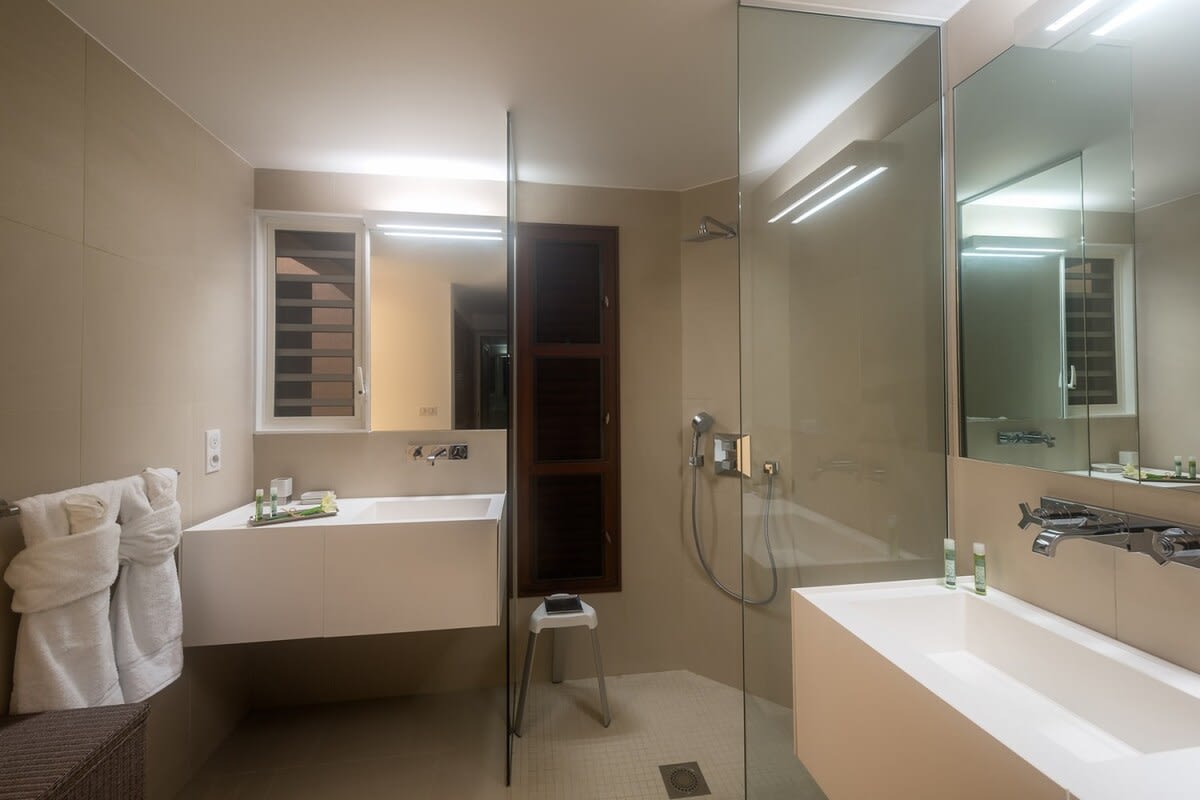 Turtle Nest, Beachfront Baie Longue Villa with Four King Suites - Photo 30