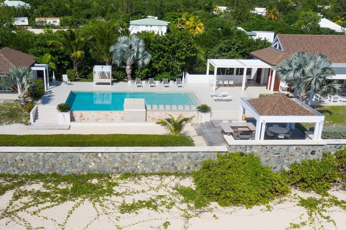 Turtle Nest, Beachfront Baie Longue Villa with Four King Suites - Photo 32