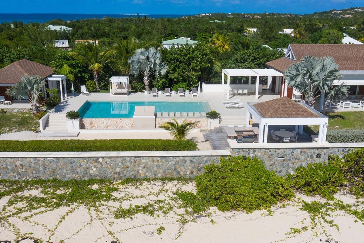 Turtle Nest, Beachfront Baie Longue Villa with Four King Suites - Photo 33