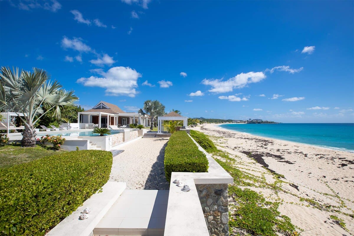 Turtle Nest, Beachfront Baie Longue Villa with Four King Suites - Photo 6