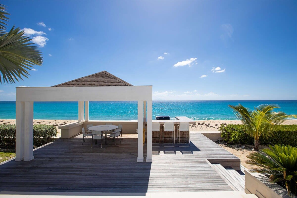 Turtle Nest, Beachfront Baie Longue Villa with Four King Suites - Photo 8