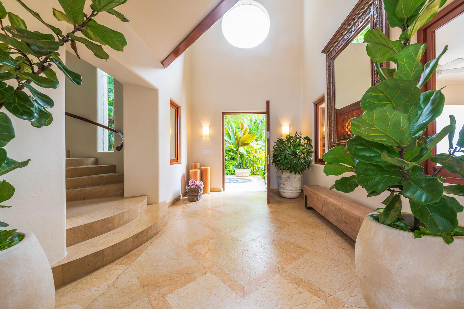 Villa Alamanda, a Lagos del Mar Estate with Whitewater Views and an 85-Foot Infinity Pool - Photo 22