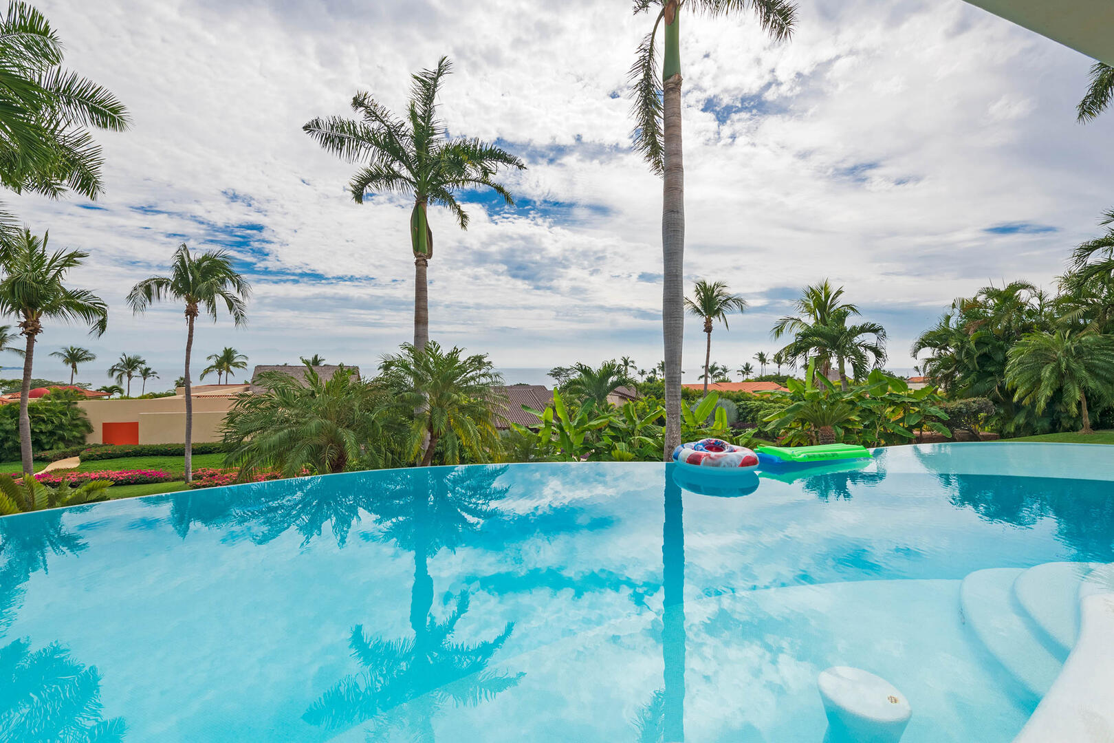 Villa Alamanda, a Lagos del Mar Estate with Whitewater Views and an 85-Foot Infinity Pool - Photo 28