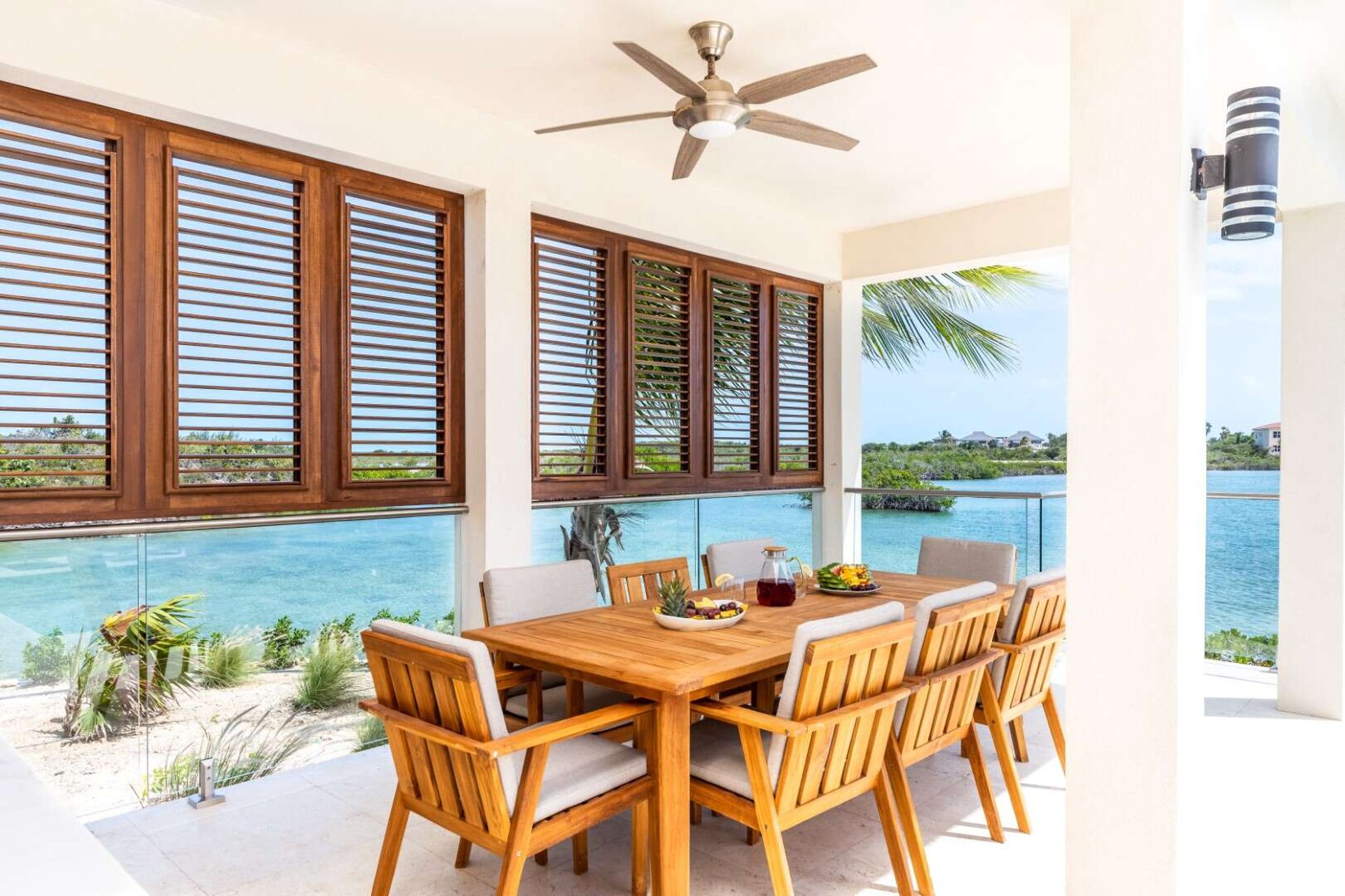 Villa Alexis, Beachfront Calm in Chalk Sound with Butler Service and a Private Pool - Photo 15