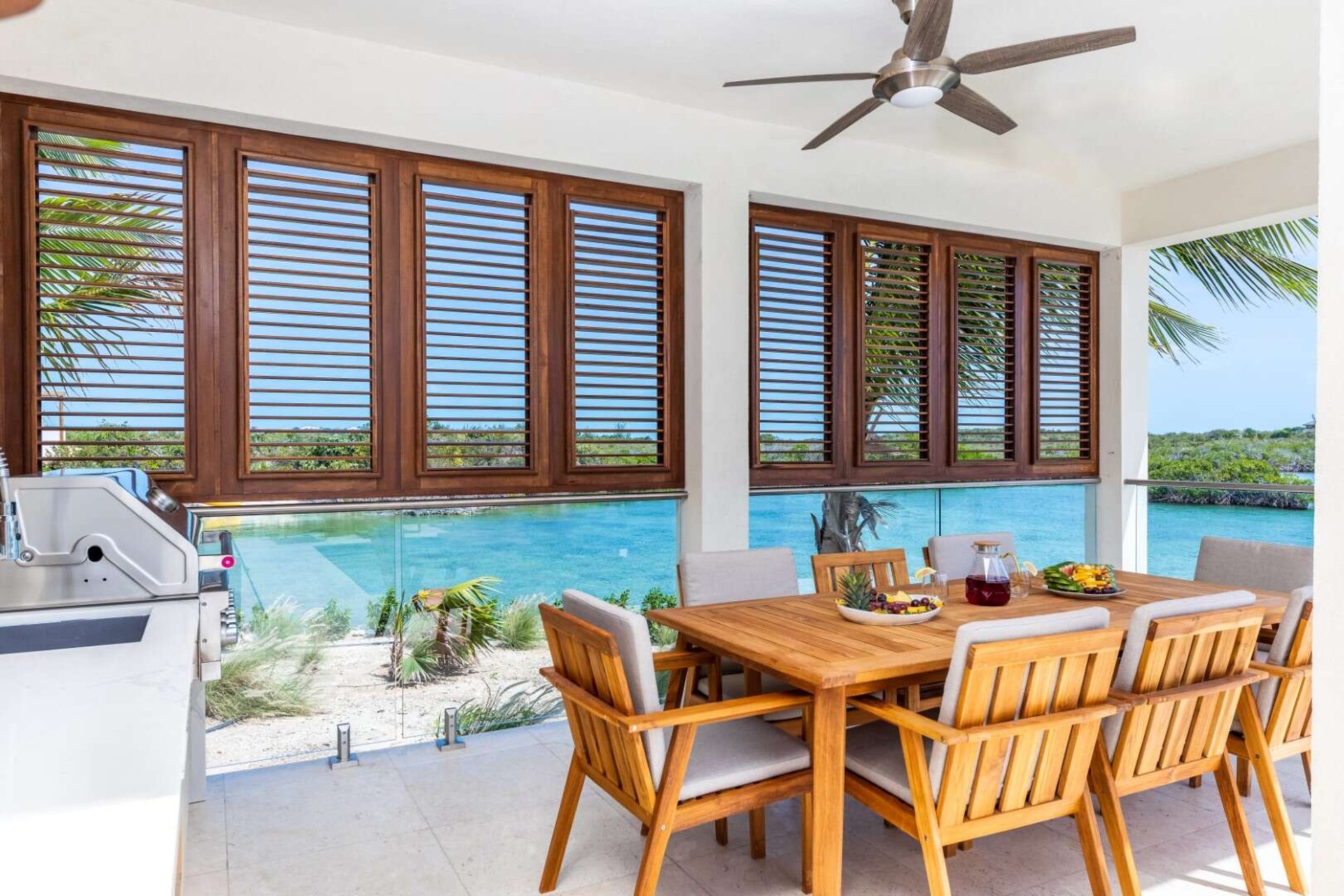 Villa Alexis, Beachfront Calm in Chalk Sound with Butler Service and a Private Pool - Photo 16