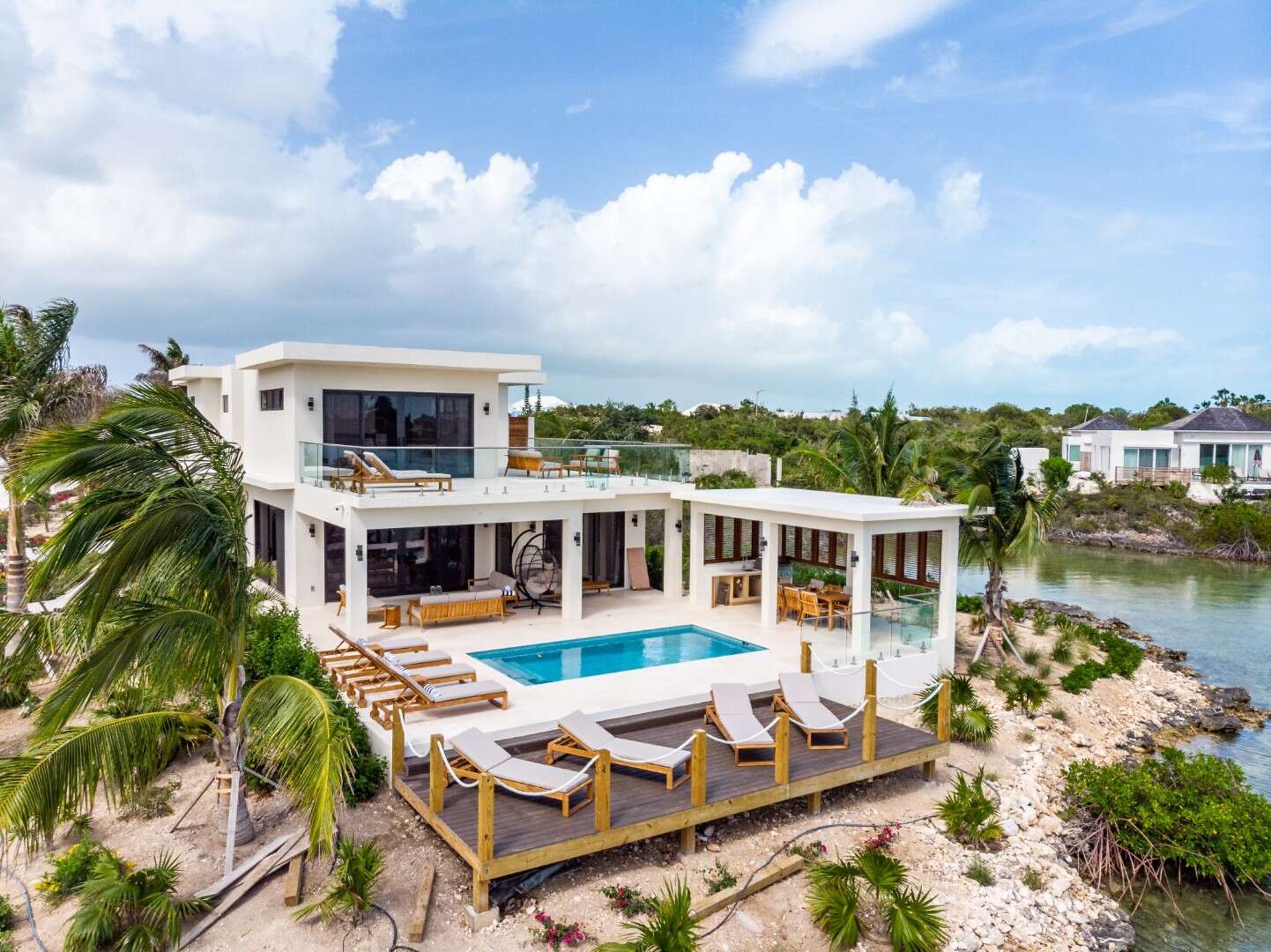 Villa Alexis, Beachfront Calm in Chalk Sound with Butler Service and a Private Pool Gallery 1