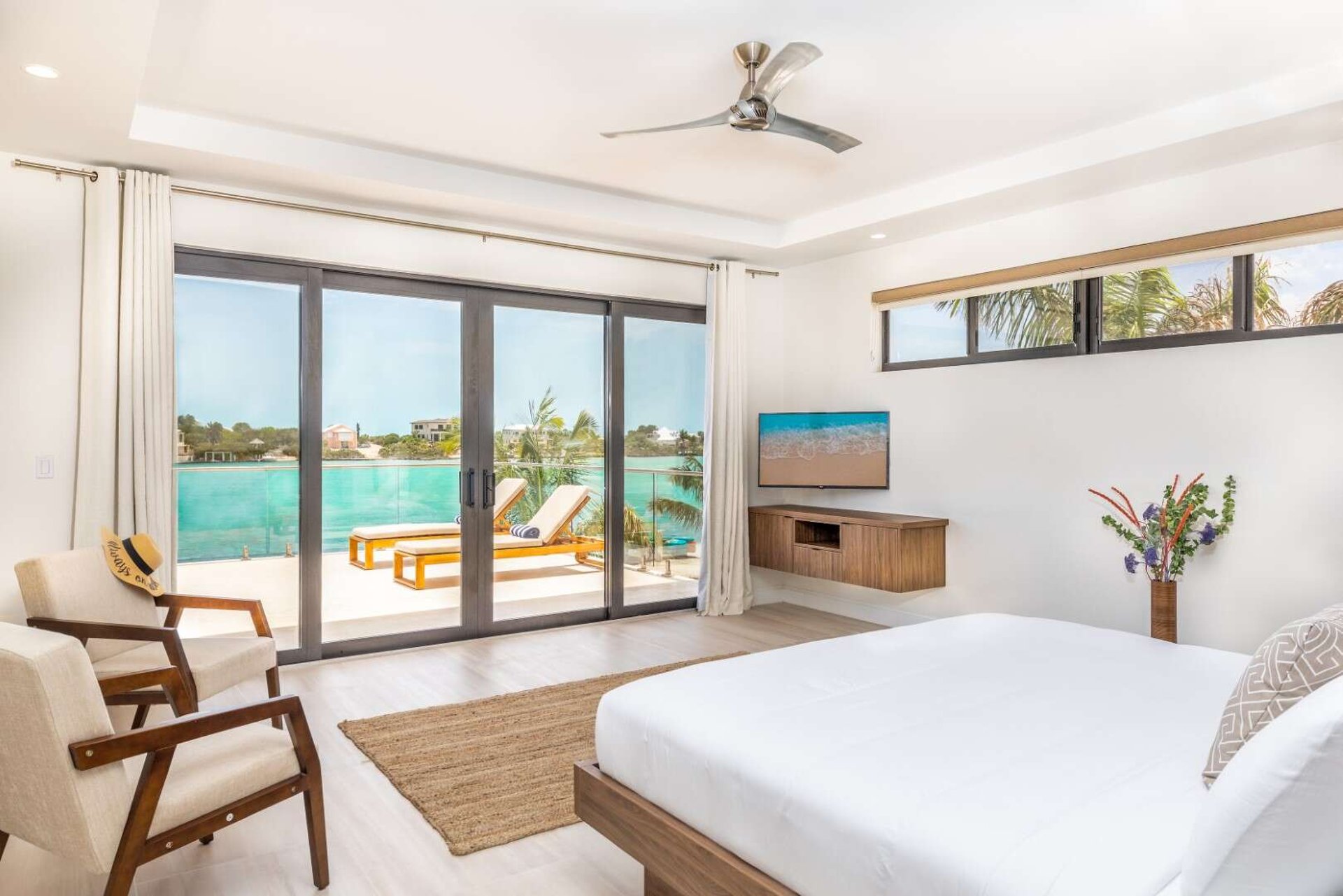 Villa Alexis, Beachfront Calm in Chalk Sound with Butler Service and a Private Pool - Photo 25
