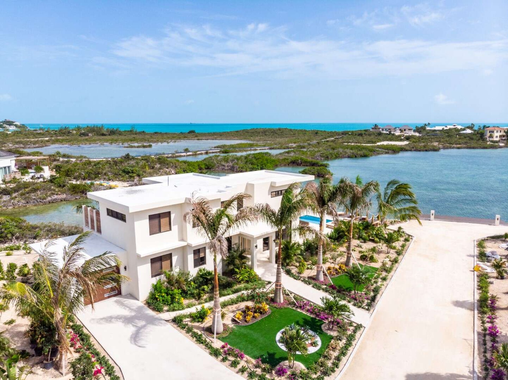 Villa Alexis, Beachfront Calm in Chalk Sound with Butler Service and a Private Pool Gallery 2