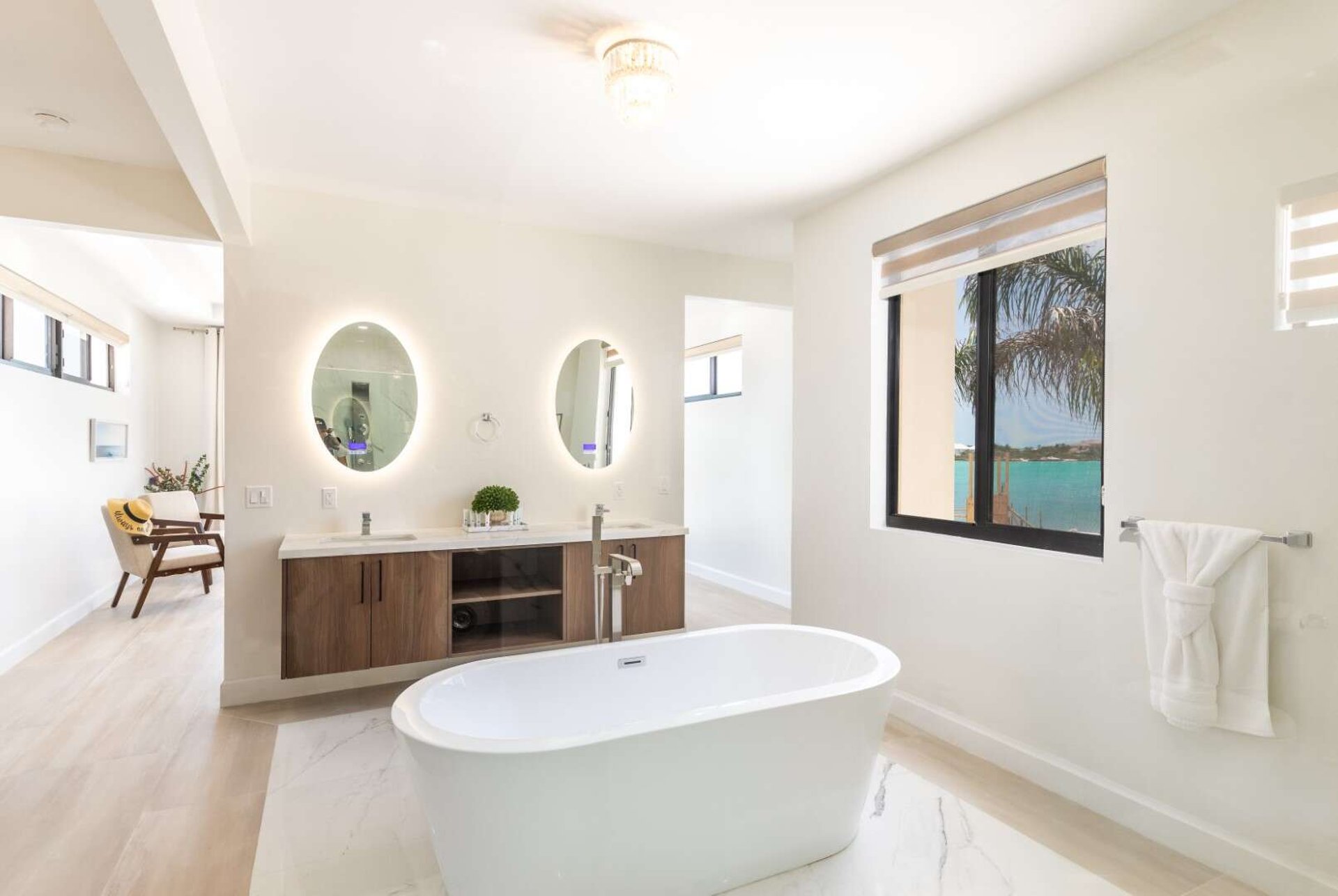 Villa Alexis, Beachfront Calm in Chalk Sound with Butler Service and a Private Pool - Photo 35