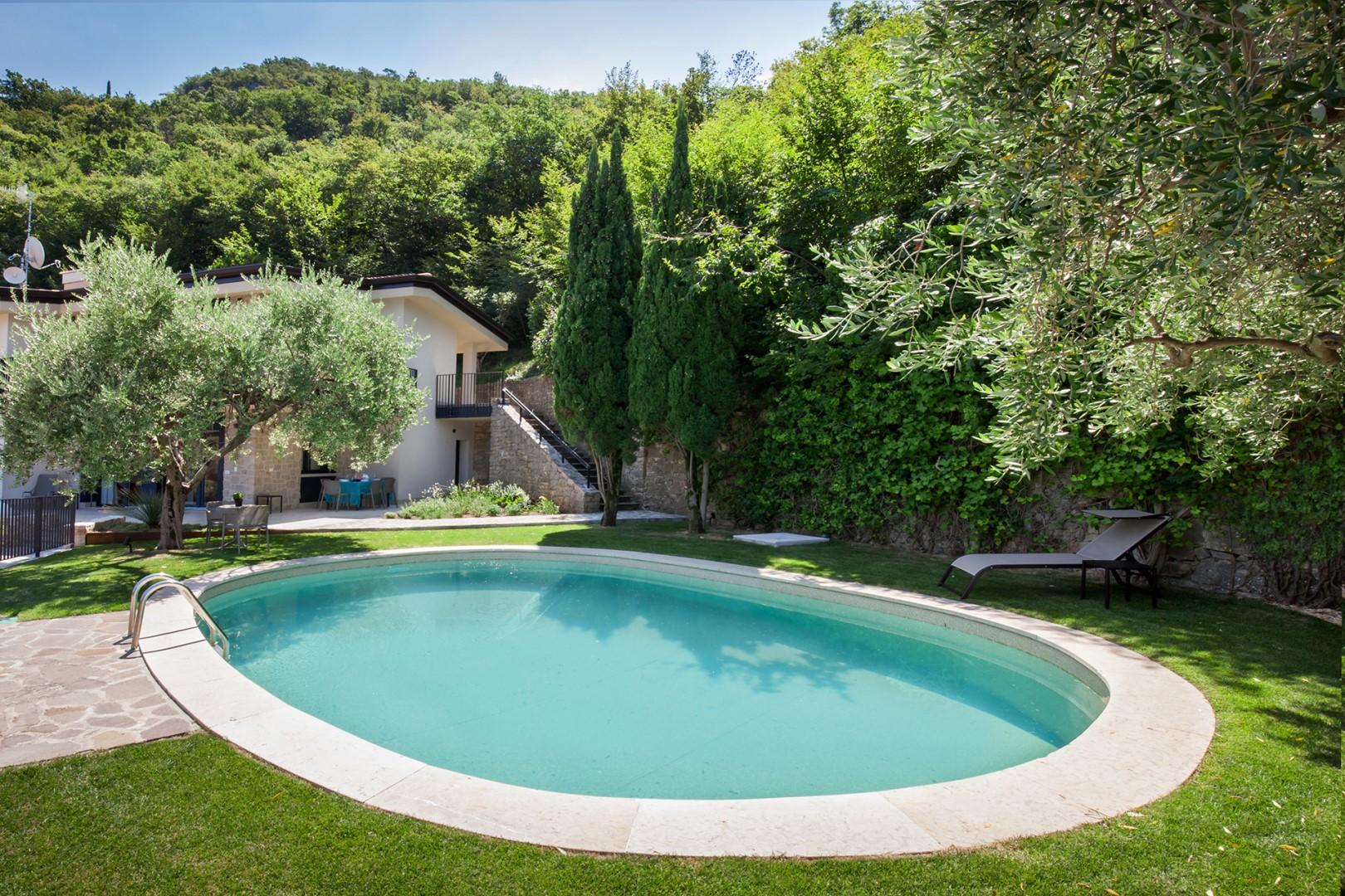 Villa Ama, Modern Lake Garda Retreat with Panoramic Views - Photo 12