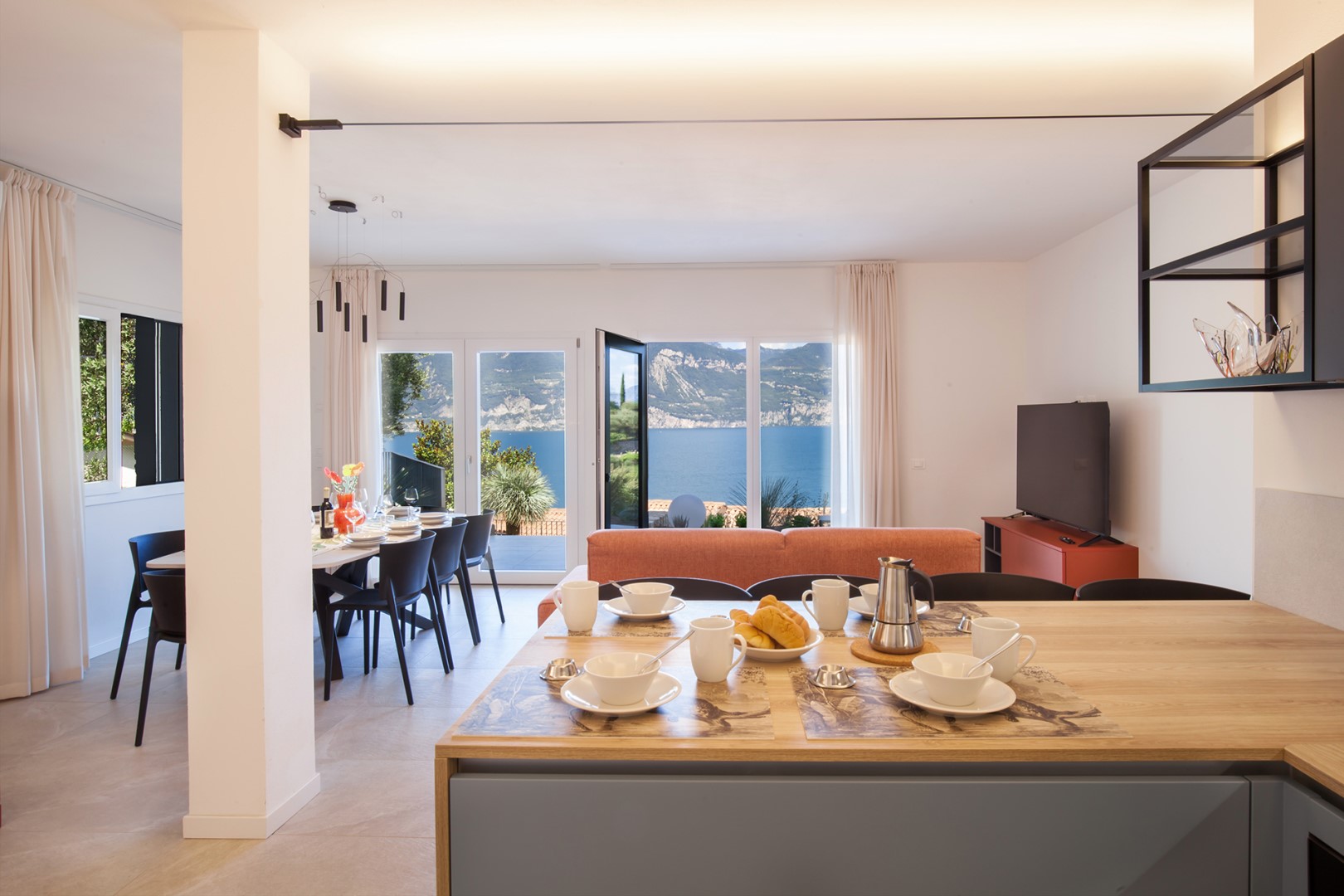 Villa Ama, Modern Lake Garda Retreat with Panoramic Views Gallery 3