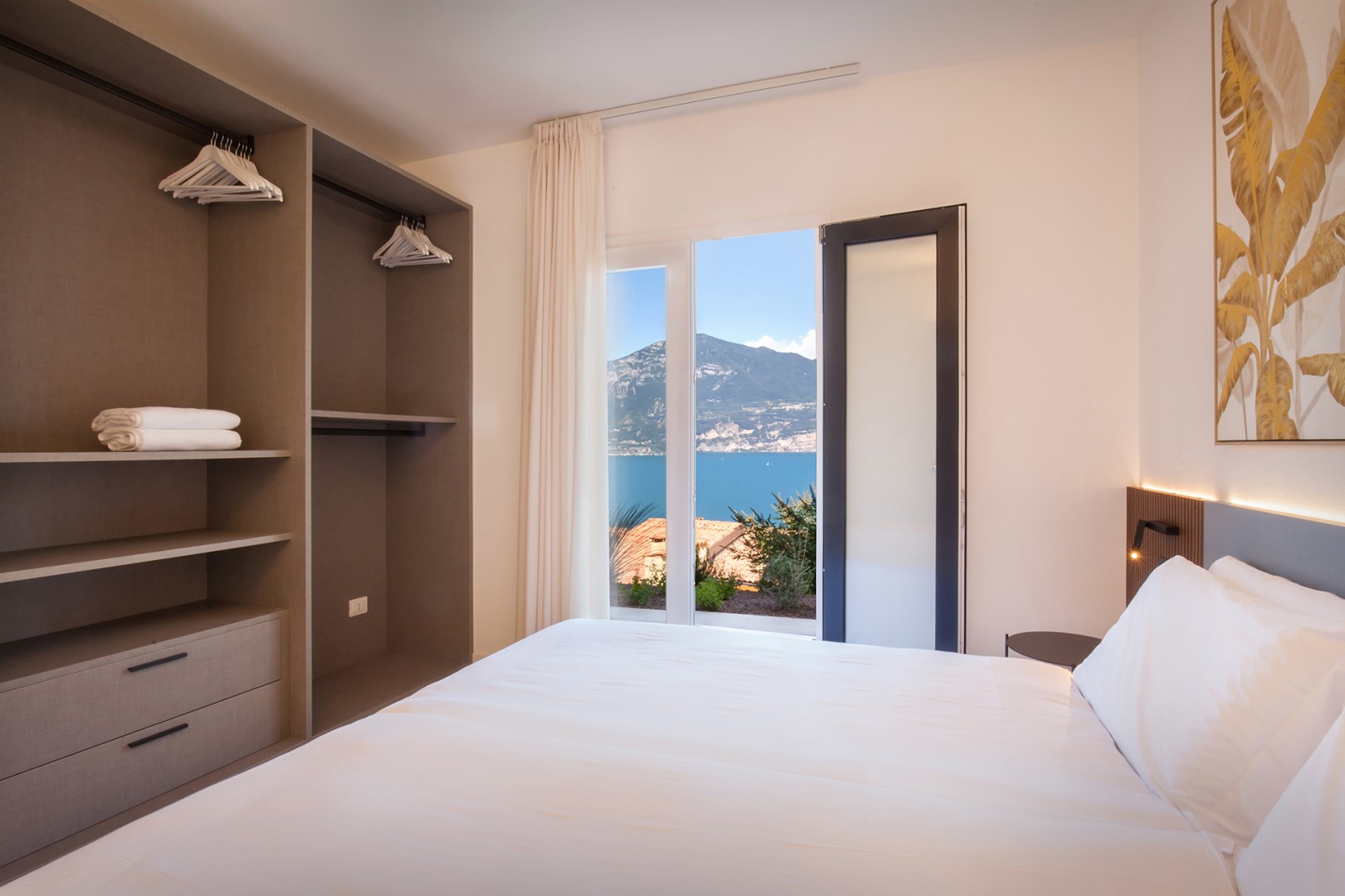 Villa Ama, Modern Lake Garda Retreat with Panoramic Views - Photo 32
