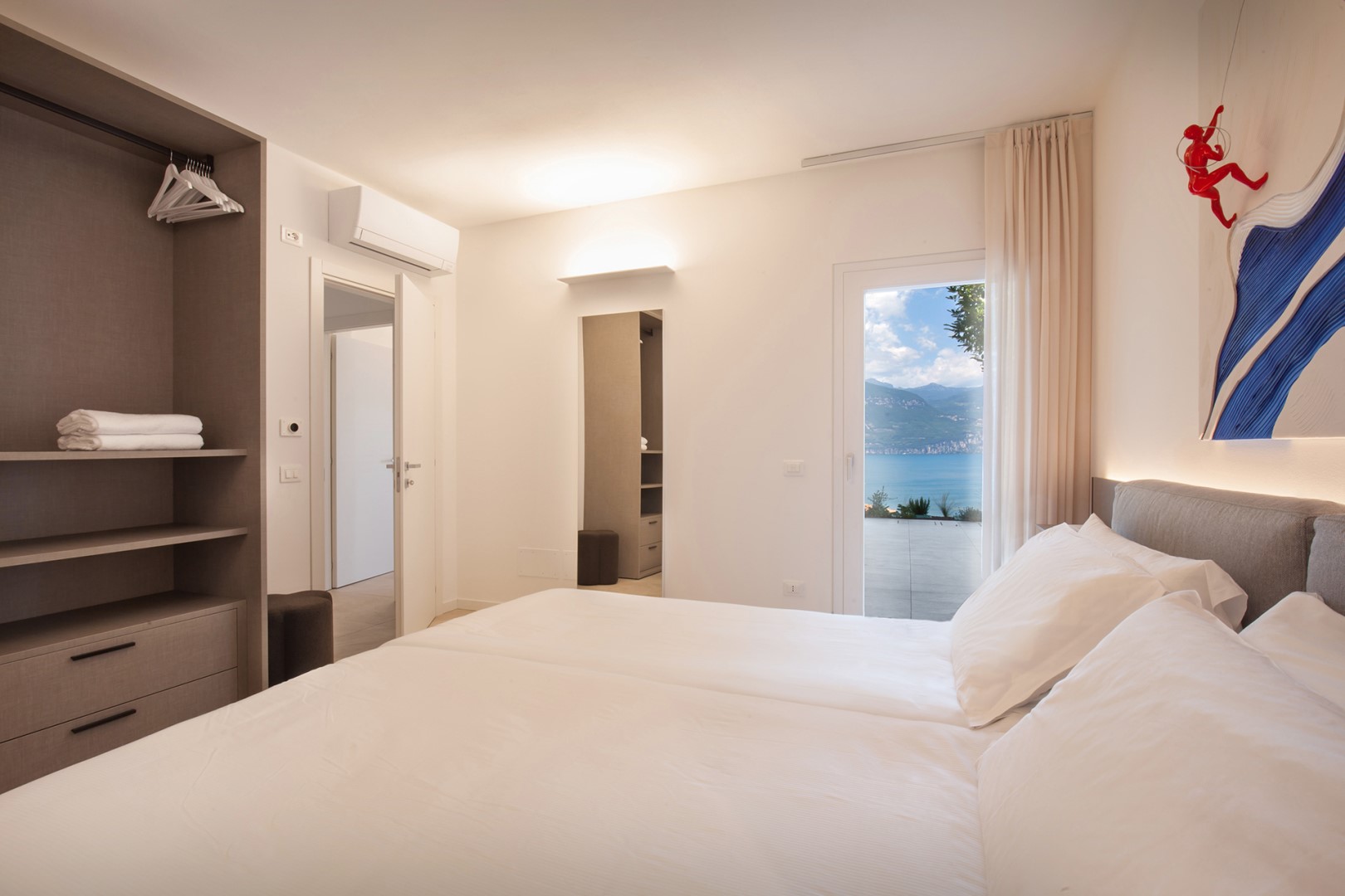 Villa Ama, Modern Lake Garda Retreat with Panoramic Views - Photo 35