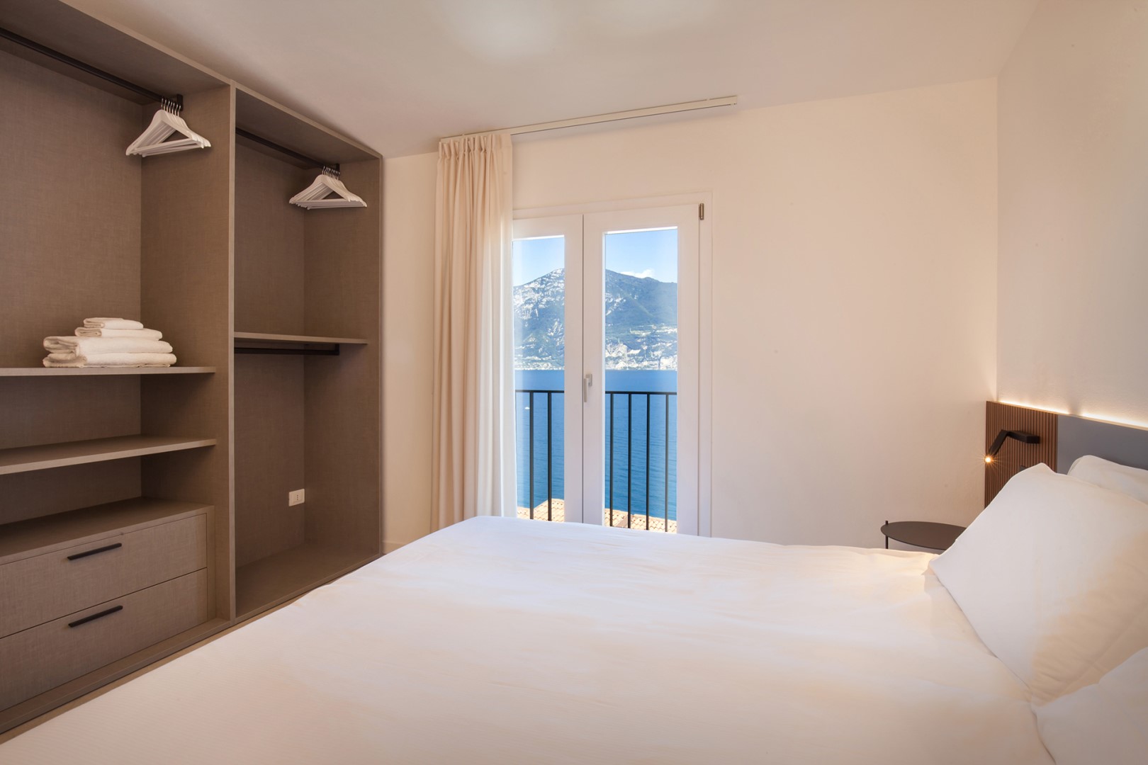 Villa Ama, Modern Lake Garda Retreat with Panoramic Views - Photo 38