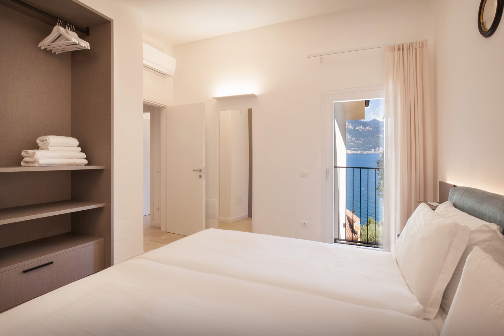 Villa Ama, Modern Lake Garda Retreat with Panoramic Views - Photo 41