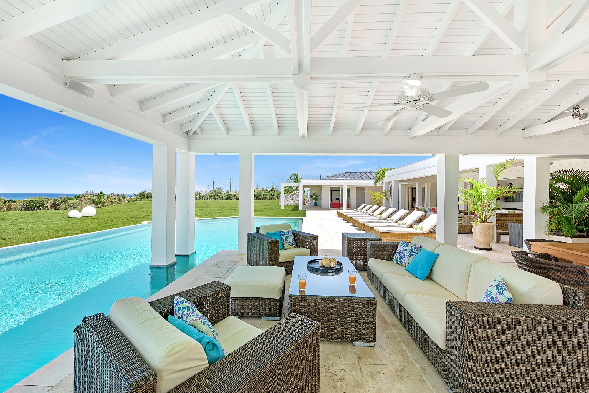 Villa Ambiance, a Terres Basses Estate with Panoramic Sea Views and Two Pools - Photo 12