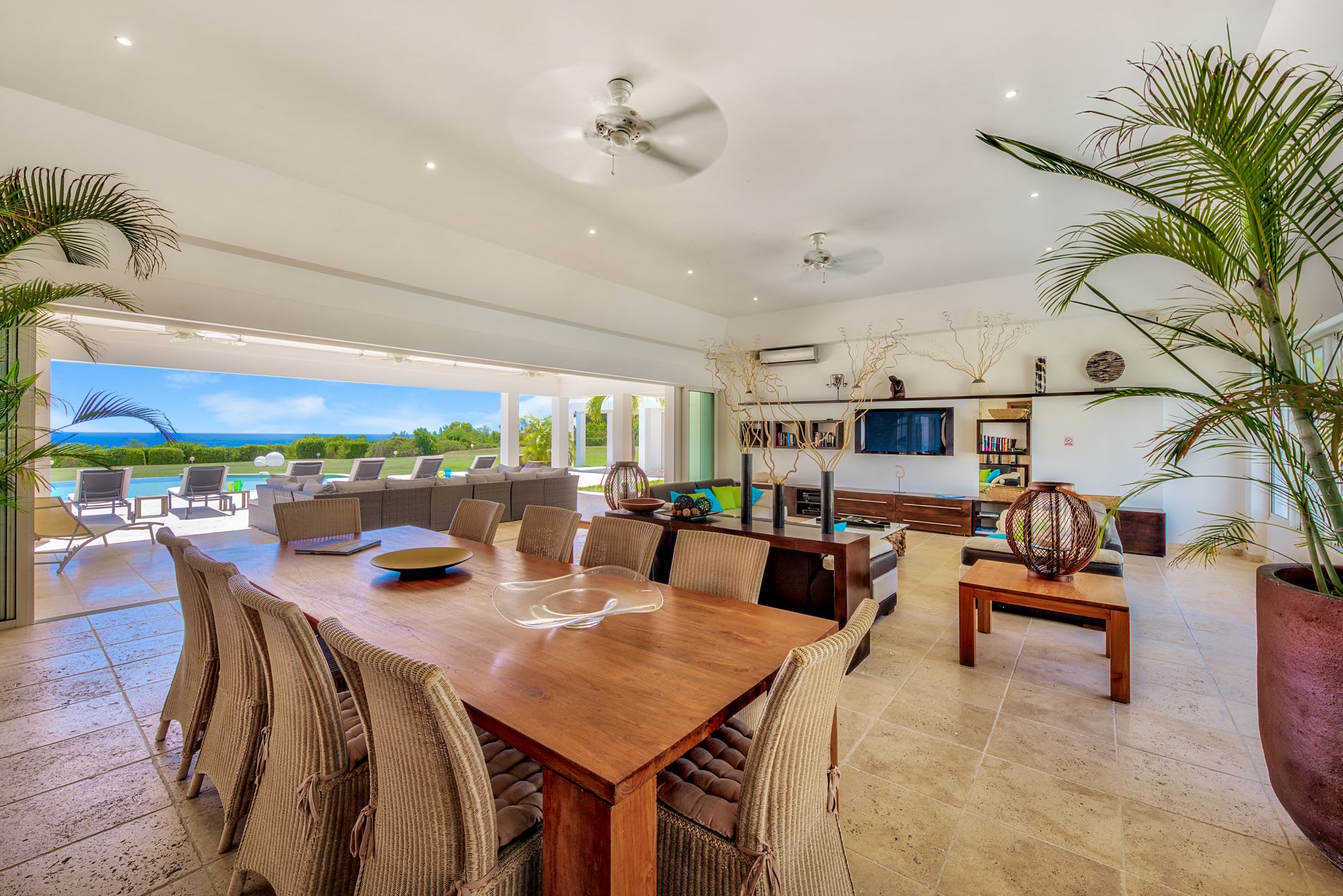Villa Ambiance, a Terres Basses Estate with Panoramic Sea Views and Two Pools - Photo 26
