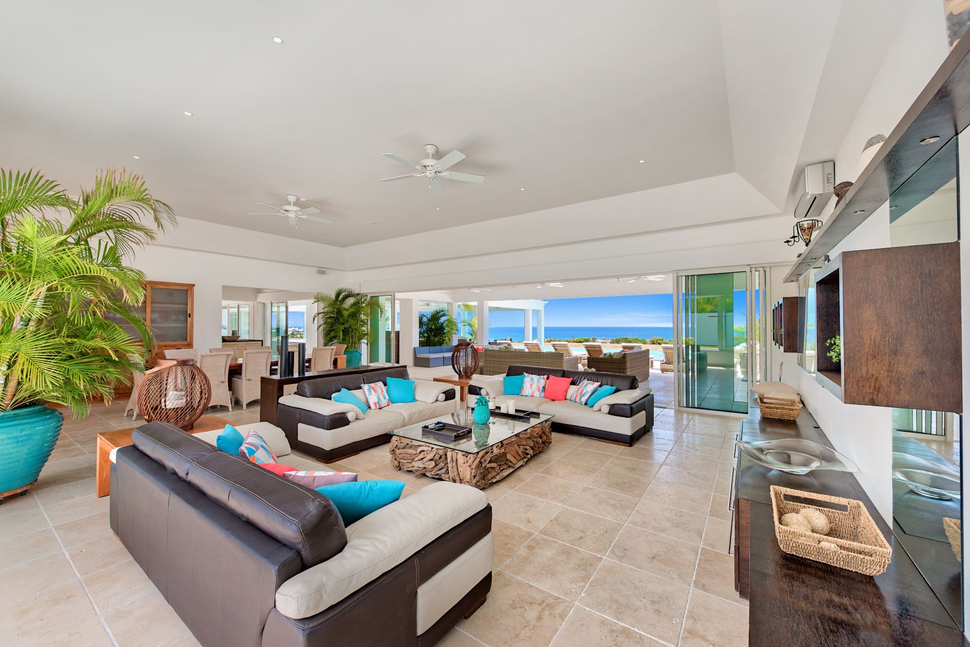 Villa Ambiance, a Terres Basses Estate with Panoramic Sea Views and Two Pools - Photo 27